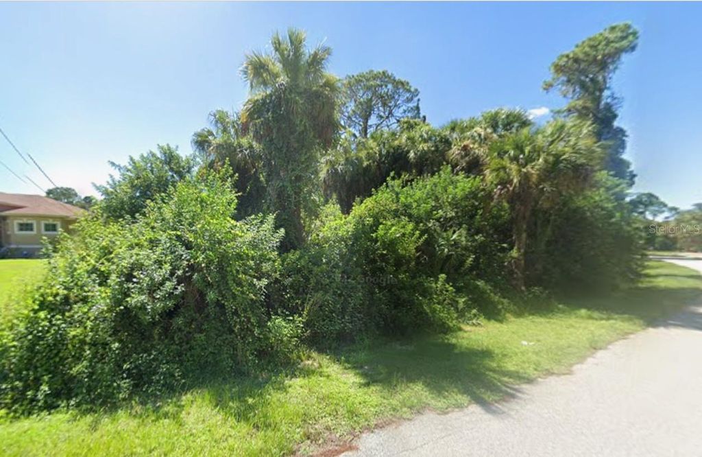 Photo of 13 Henderson Lane, North Port, FL 34286 (MLS # C7522067)