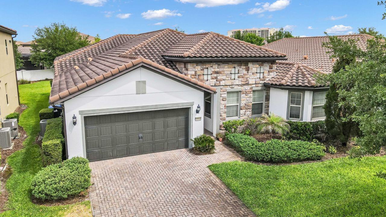 10944 CITRON OAKS DRIVE