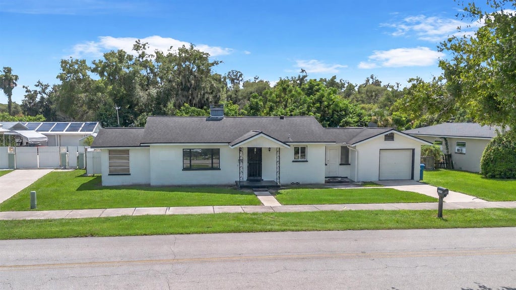 Photo of 1158 W Minnesota Avenue, Deland, FL 32720 (MLS # V4951224)