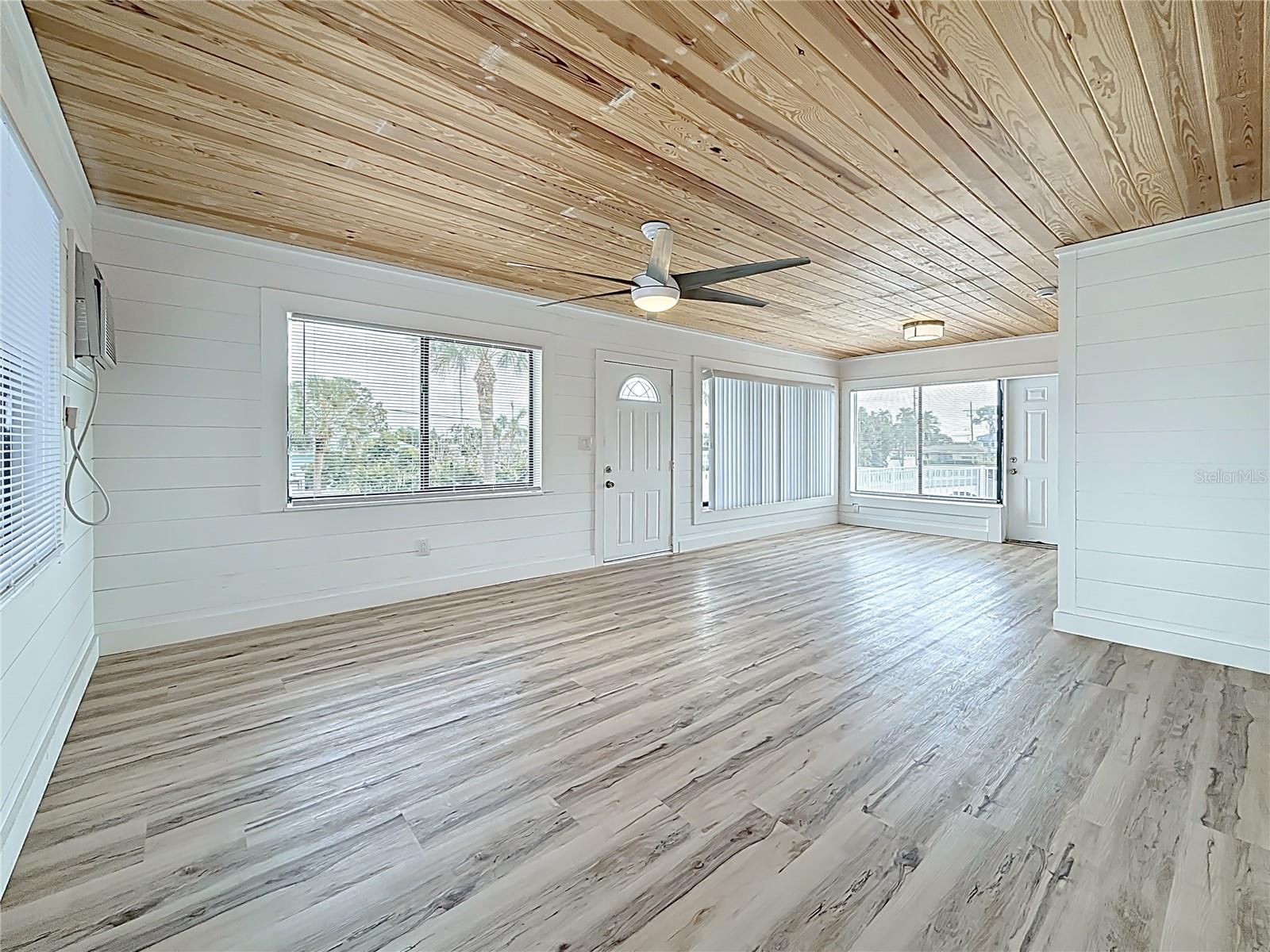 ISLAND ESTATES UNIT 1 SEC A - Residential Lease