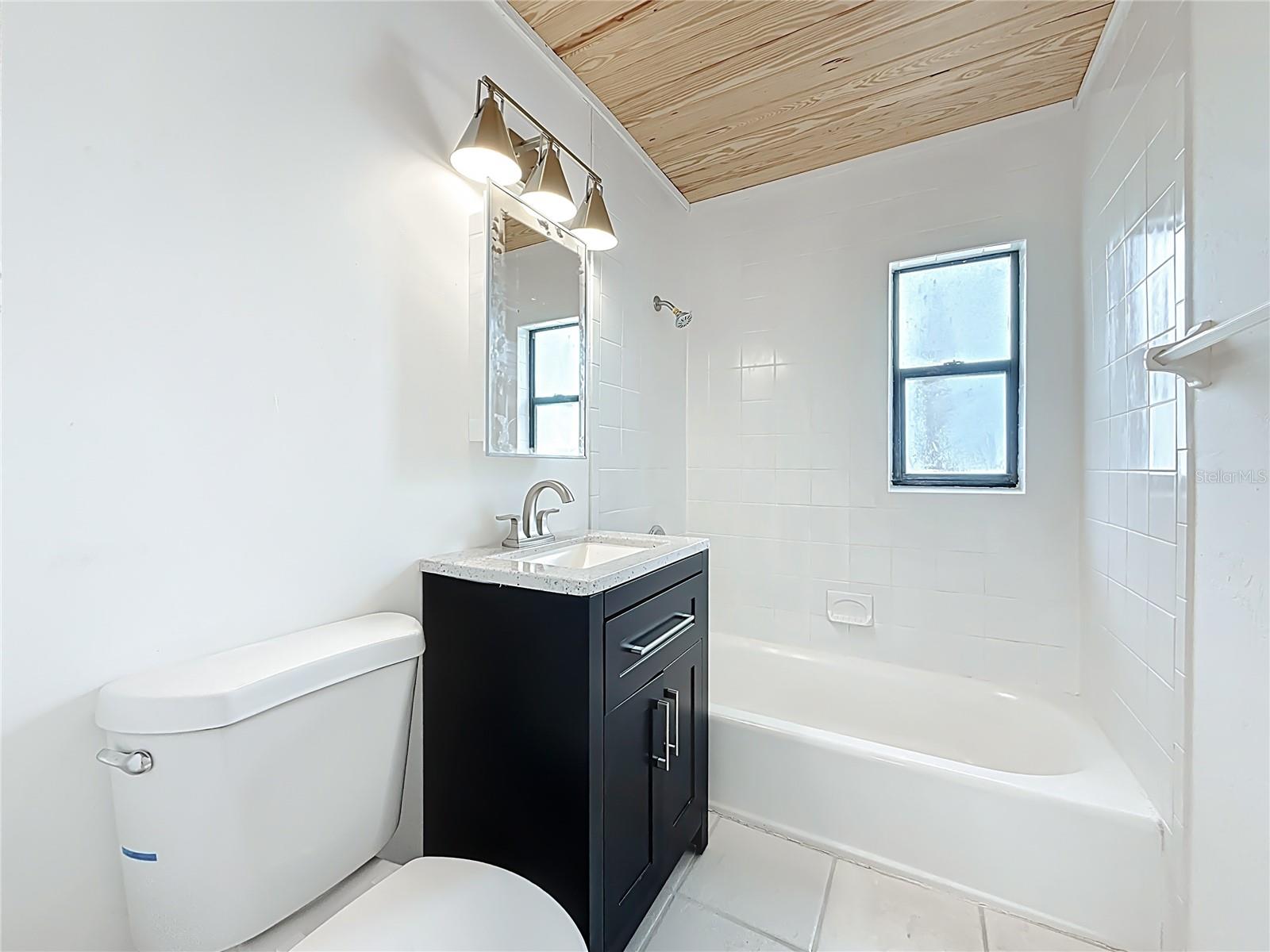 ISLAND ESTATES UNIT 1 SEC A - Residential Lease