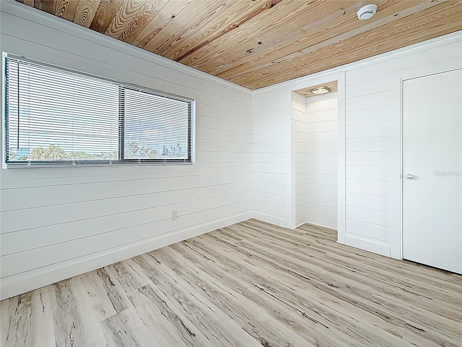 ISLAND ESTATES UNIT 1 SEC A - Residential Lease