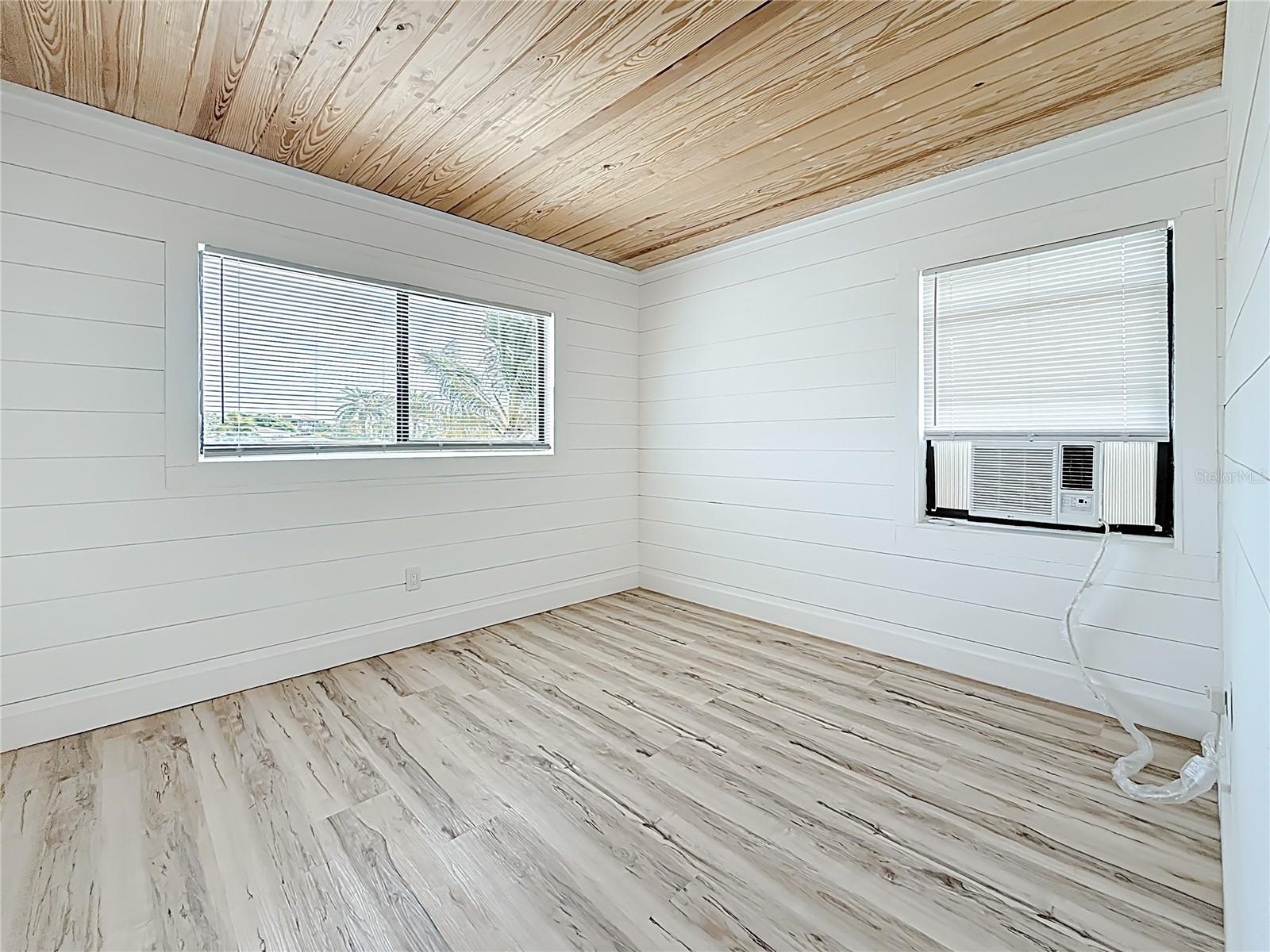 ISLAND ESTATES UNIT 1 SEC A - Residential Lease