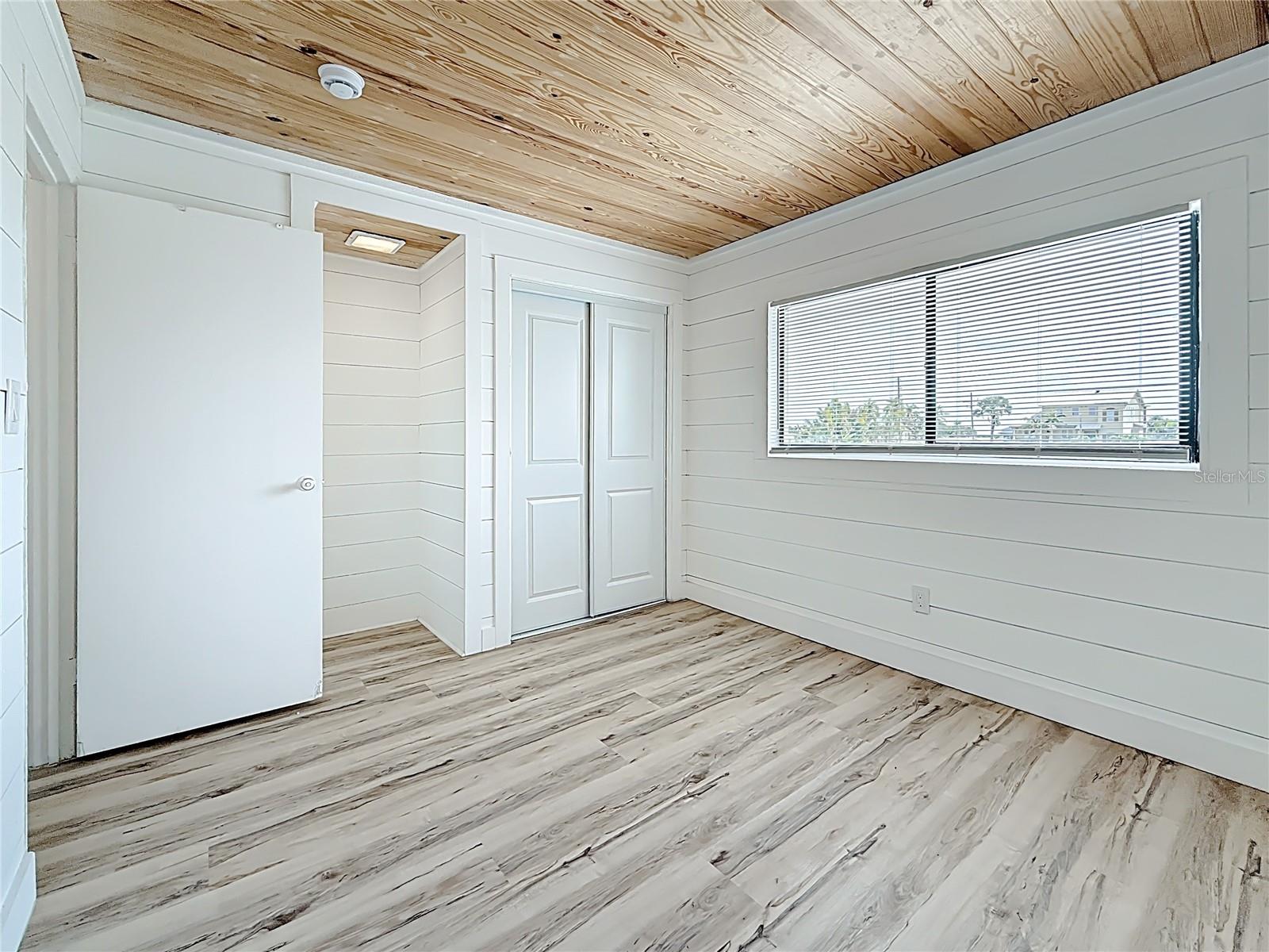 ISLAND ESTATES UNIT 1 SEC A - Residential Lease