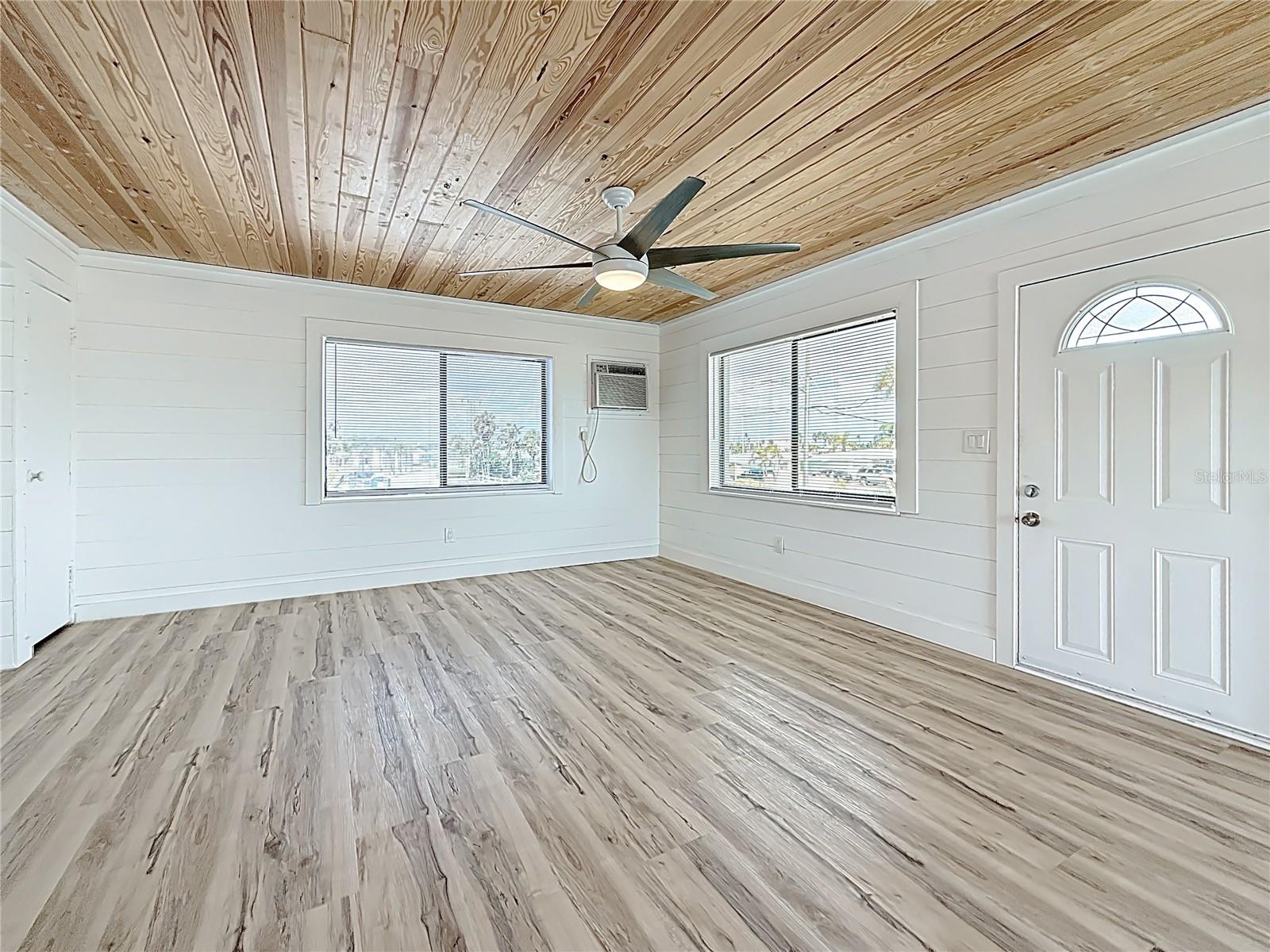 ISLAND ESTATES UNIT 1 SEC A - Residential Lease