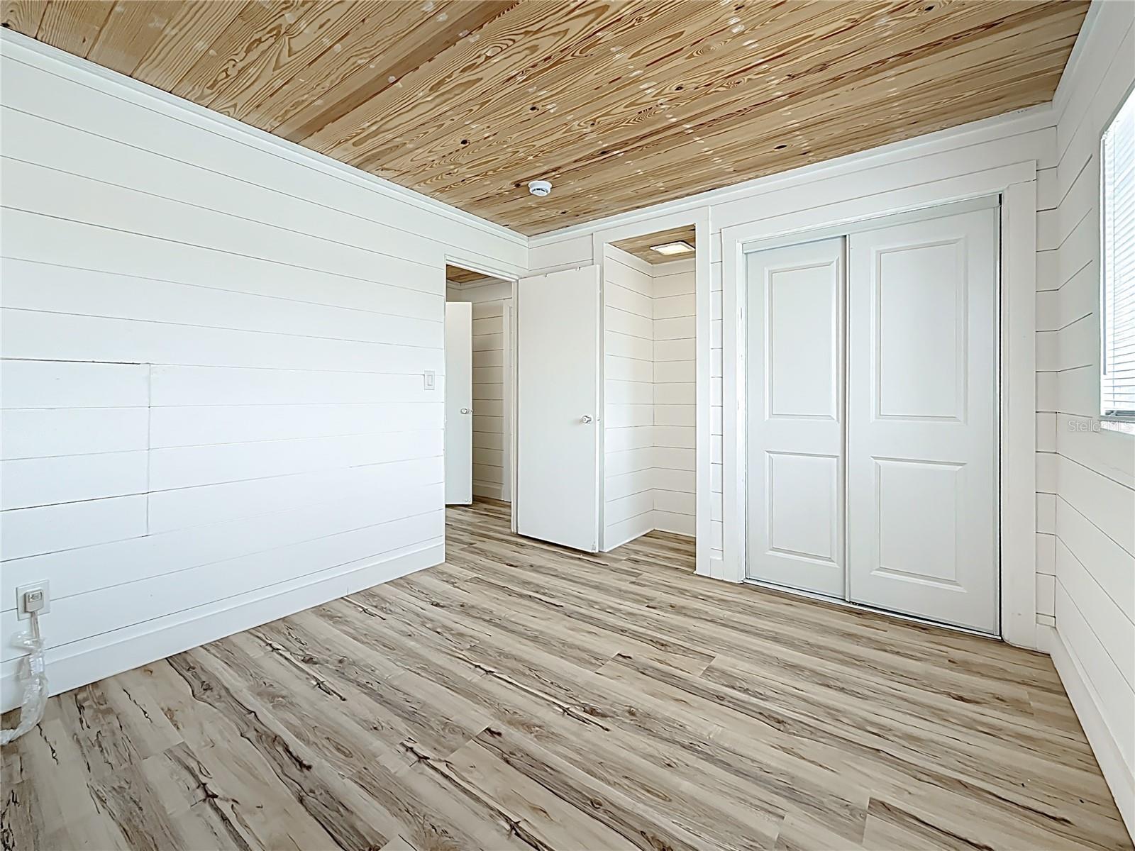 ISLAND ESTATES UNIT 1 SEC A - Residential Lease