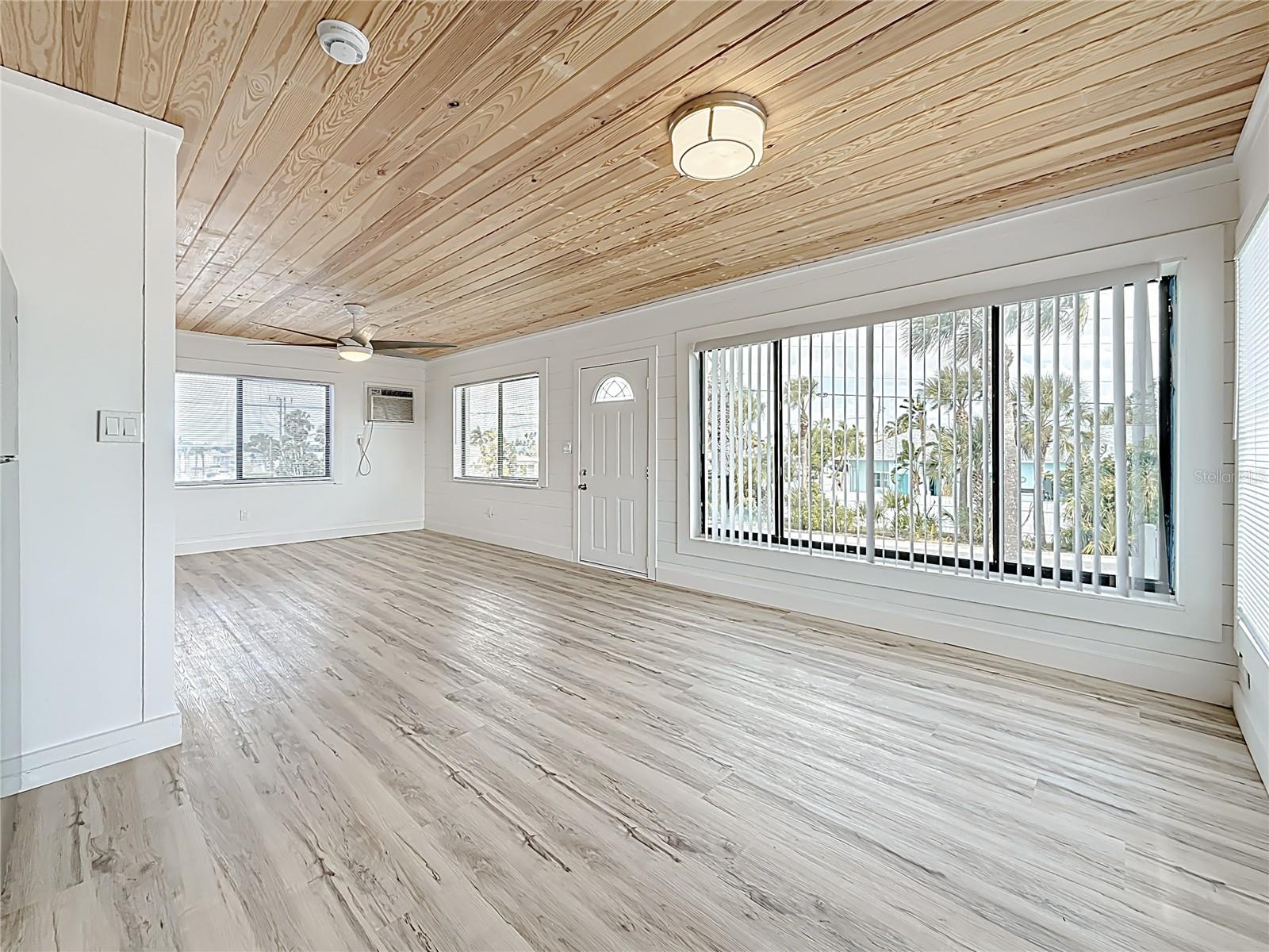 ISLAND ESTATES UNIT 1 SEC A - Residential Lease