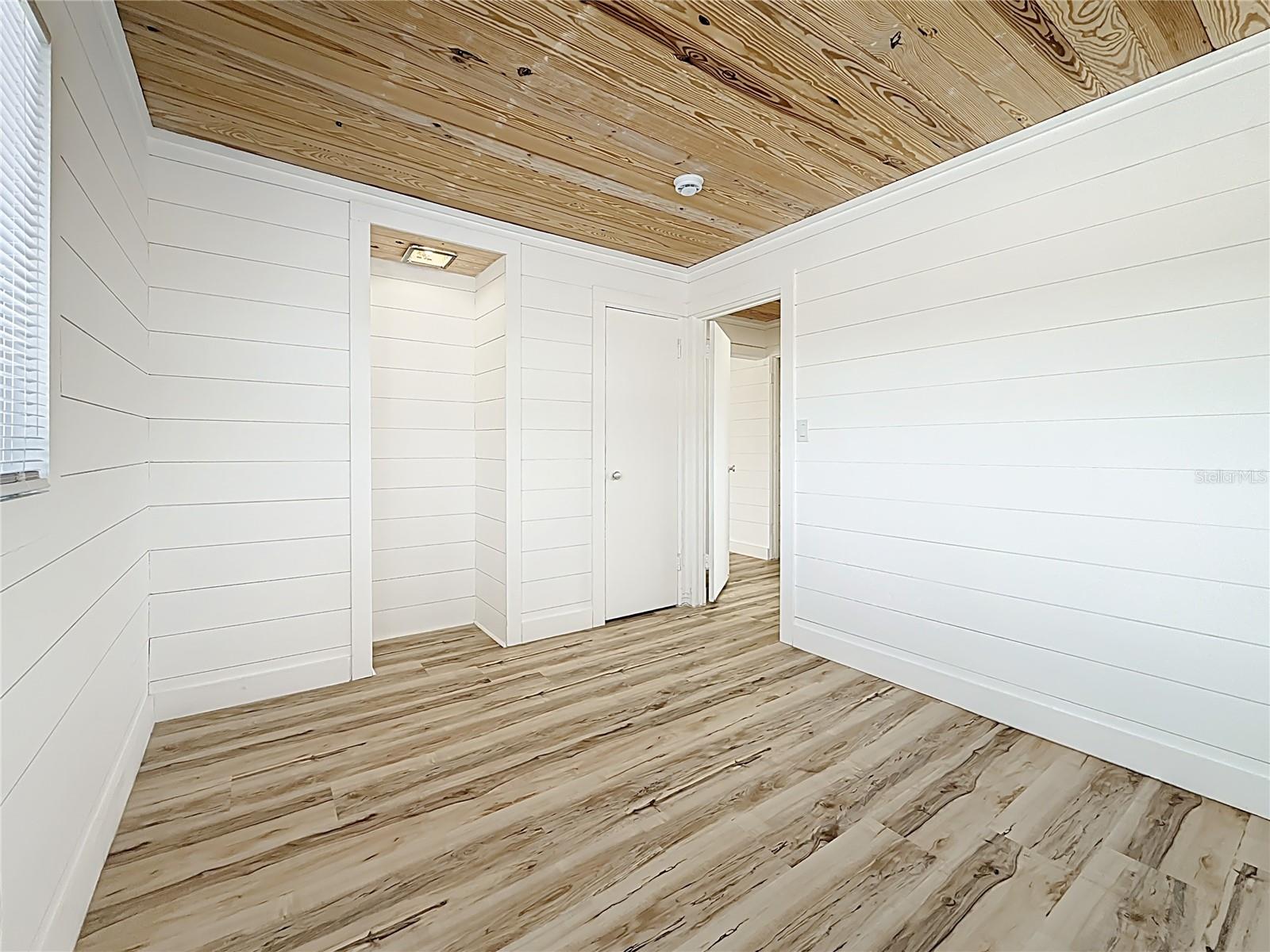 ISLAND ESTATES UNIT 1 SEC A - Residential Lease