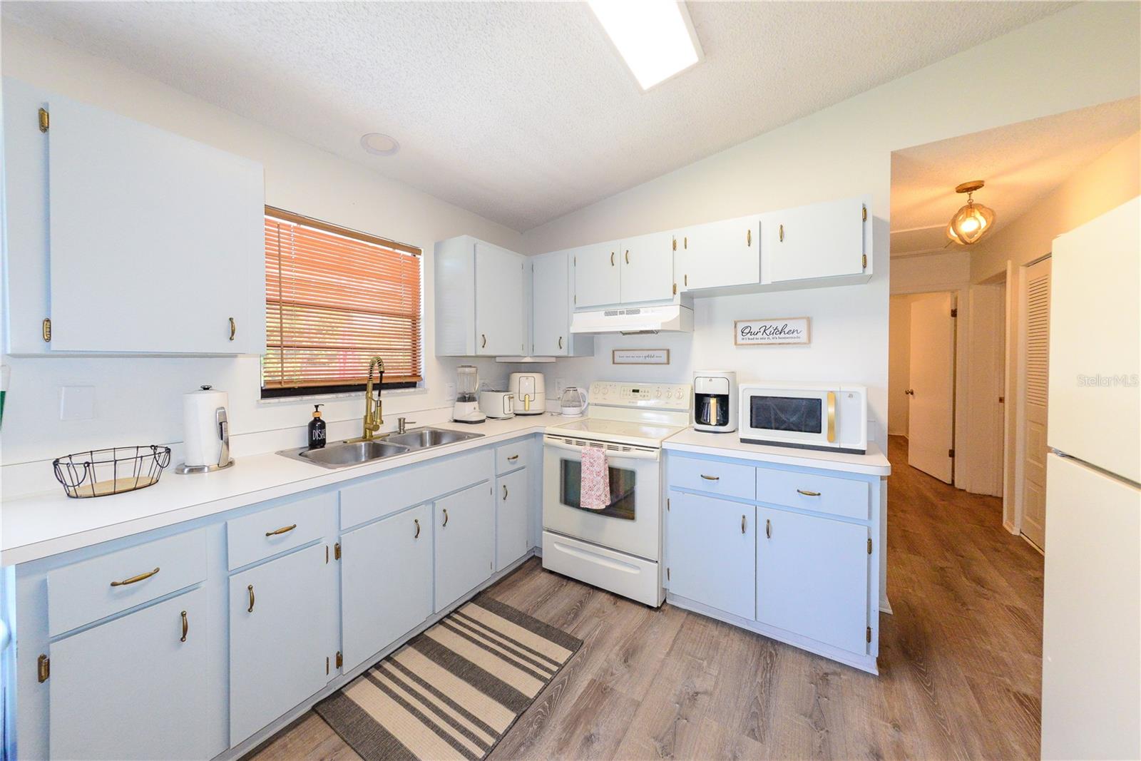 PEYTON PLACE - Residential Lease