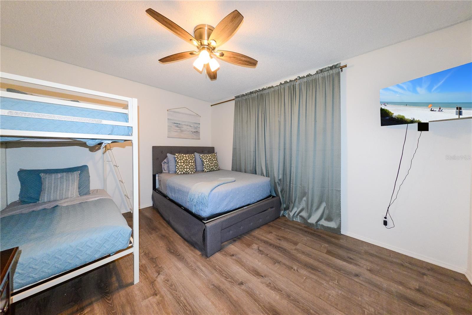 PEYTON PLACE - Residential Lease