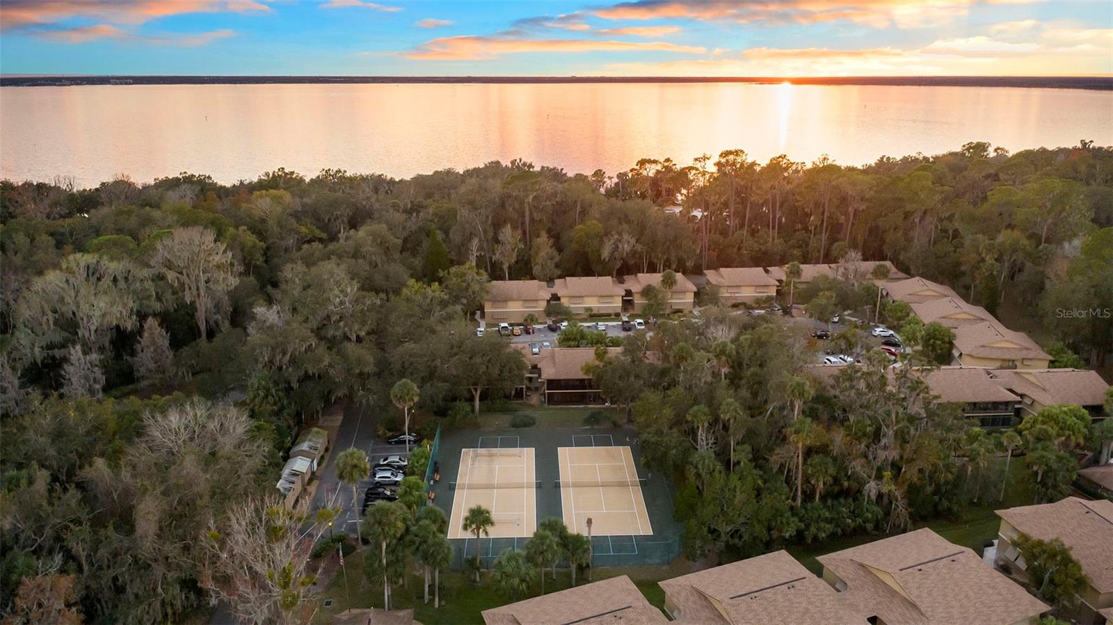 LAKESIDE CONDO APTS - Residential