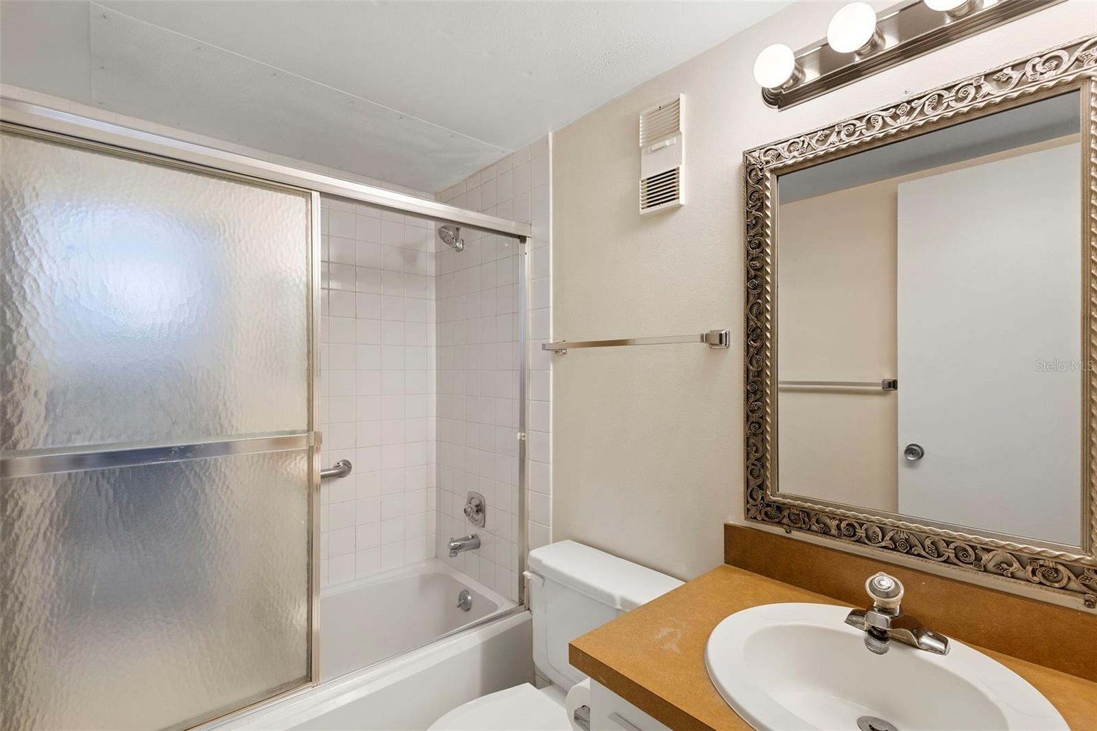 LAKESIDE CONDO APTS - Residential