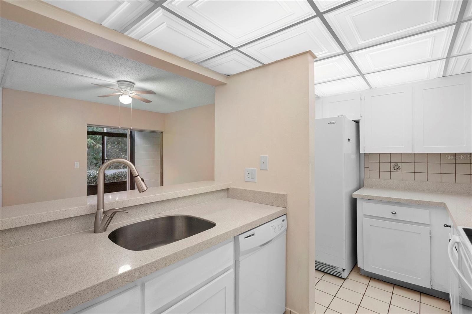 LAKESIDE CONDO APTS - Residential