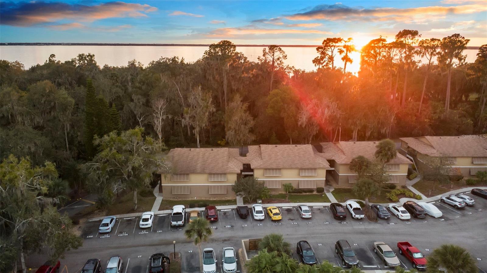 LAKESIDE CONDO APTS - Residential