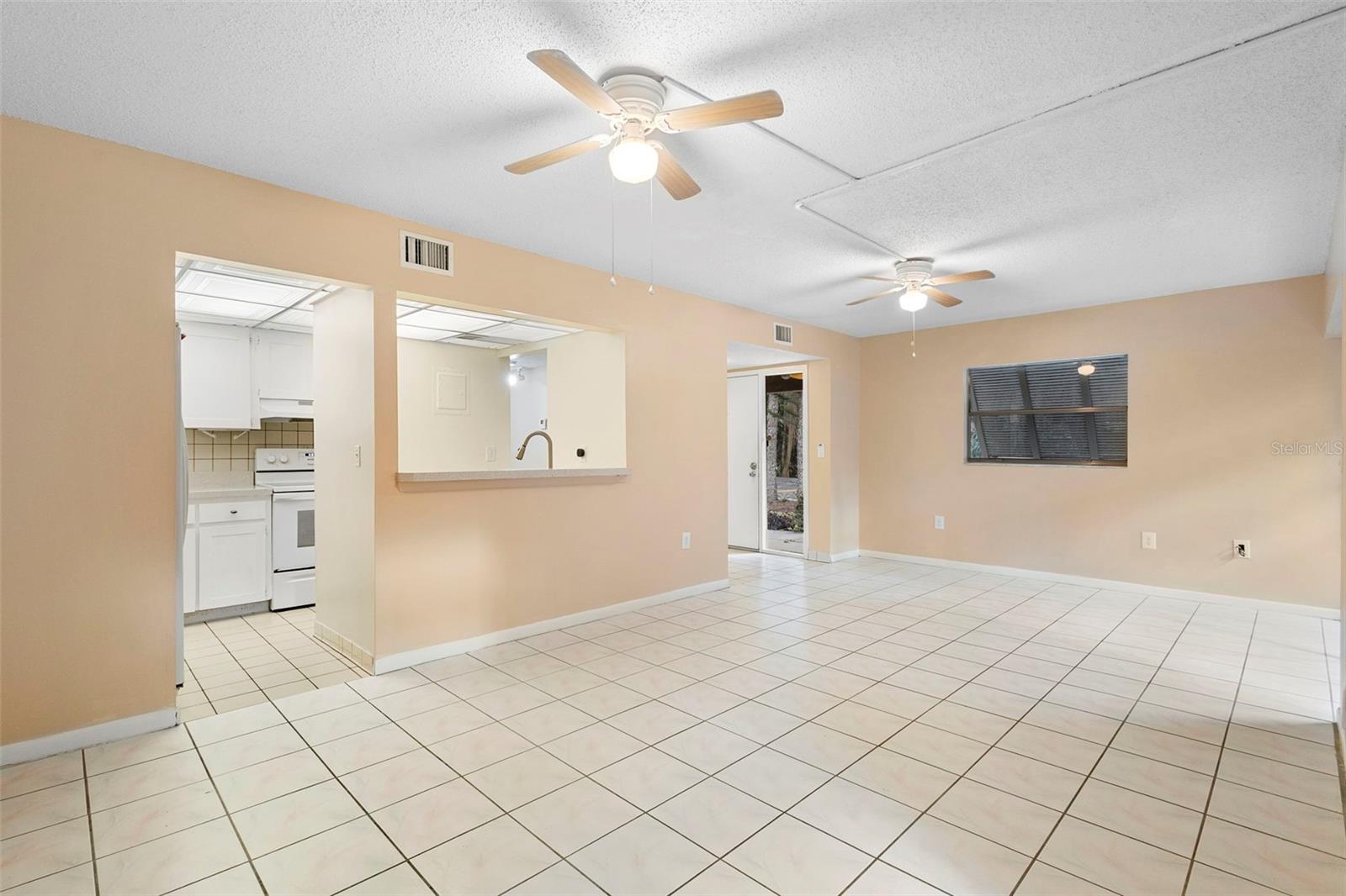 LAKESIDE CONDO APTS - Residential