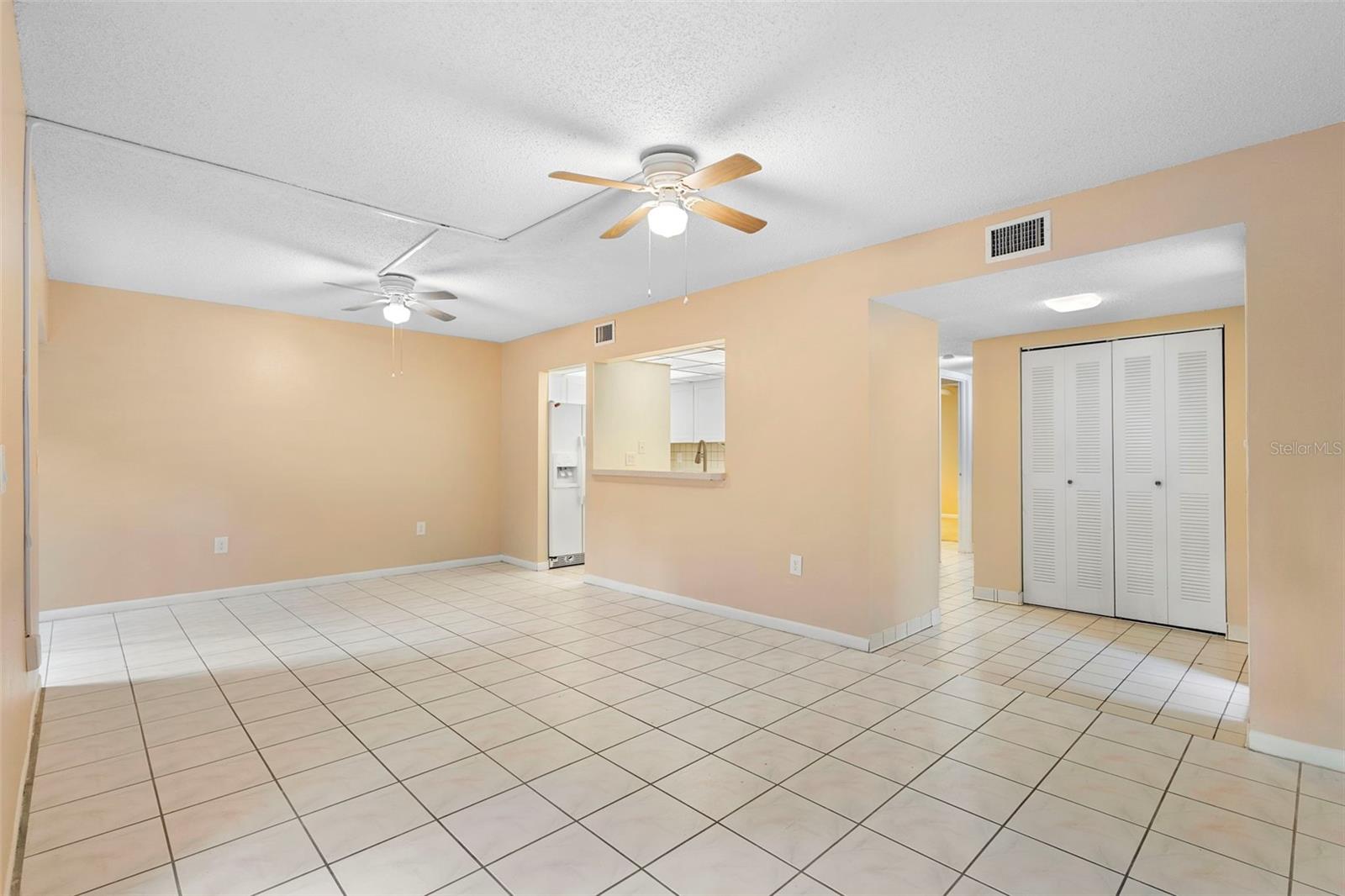 LAKESIDE CONDO APTS - Residential