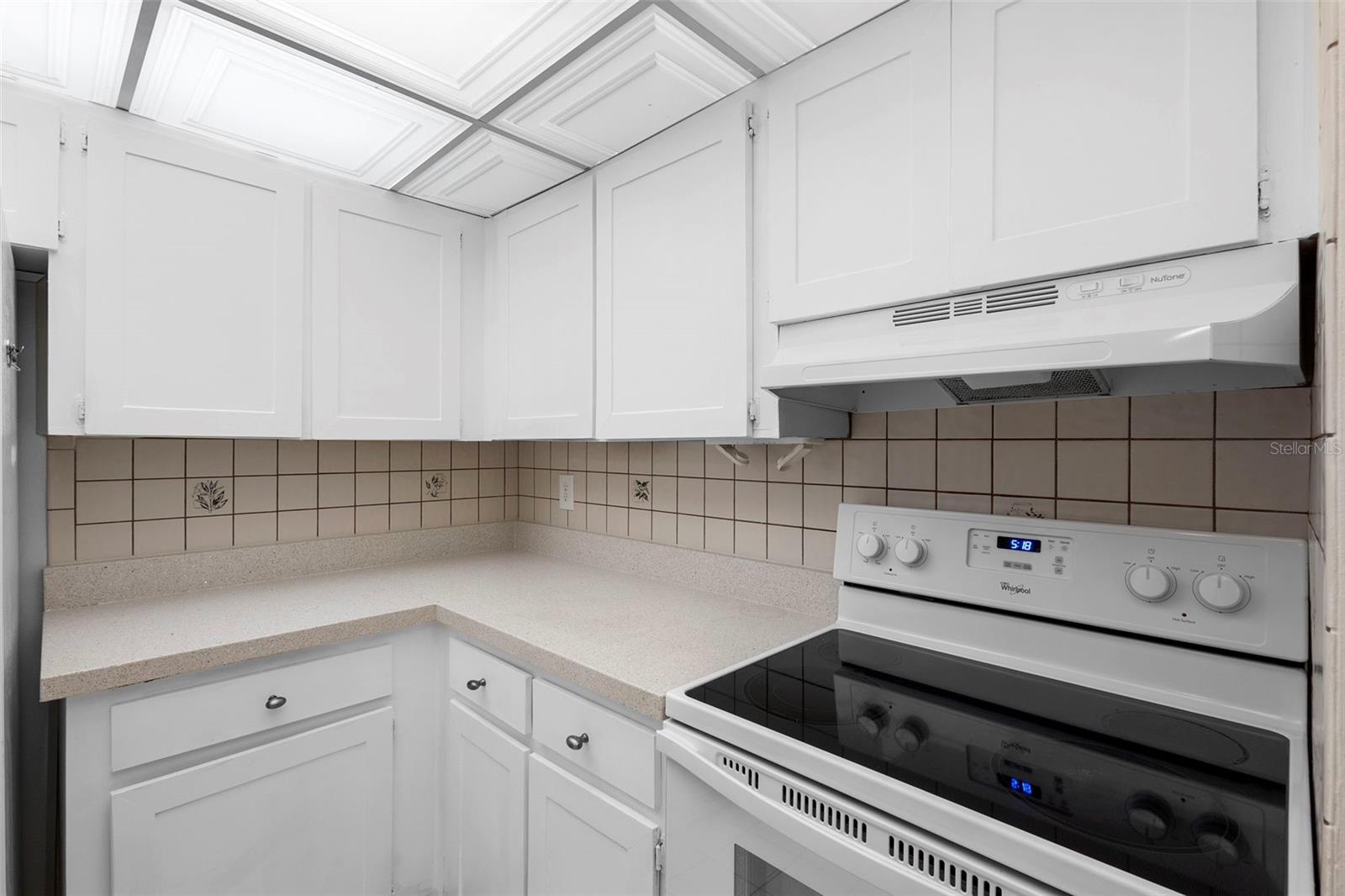 LAKESIDE CONDO APTS - Residential