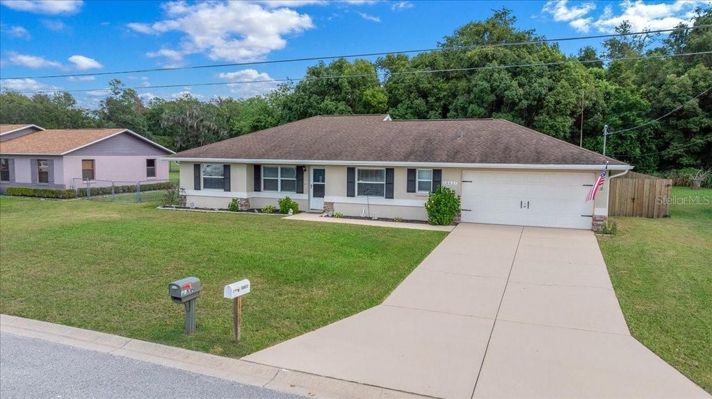 Photo of 10837 SE 45th Avenue, Belleview, FL 34420 (MLS # G5118603)