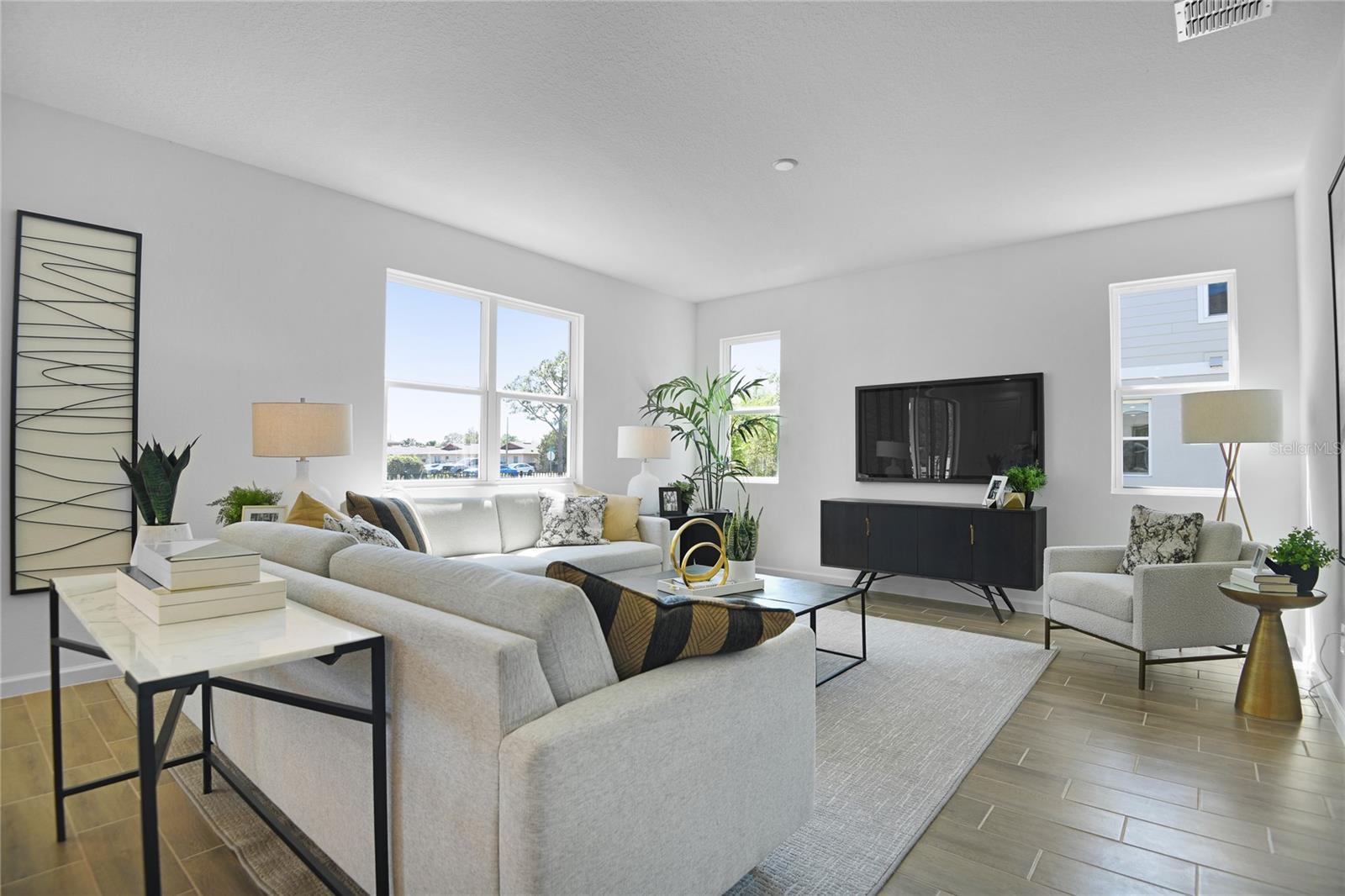 SEASONS AT MAGNOLIA POINTE - Residential