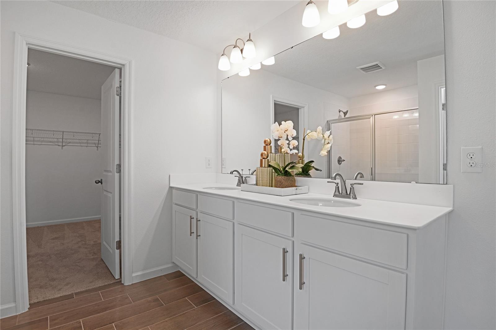 SEASONS AT MAGNOLIA POINTE - Residential