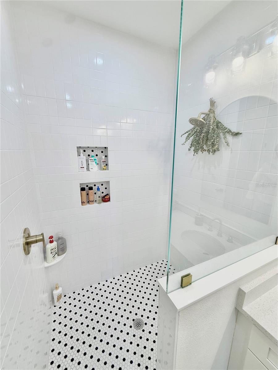 GREEN ACRES - Residential