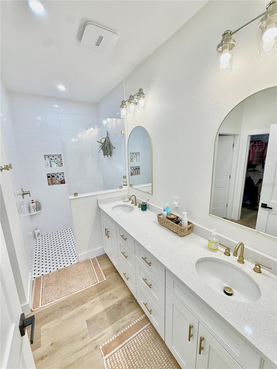 GREEN ACRES - Residential