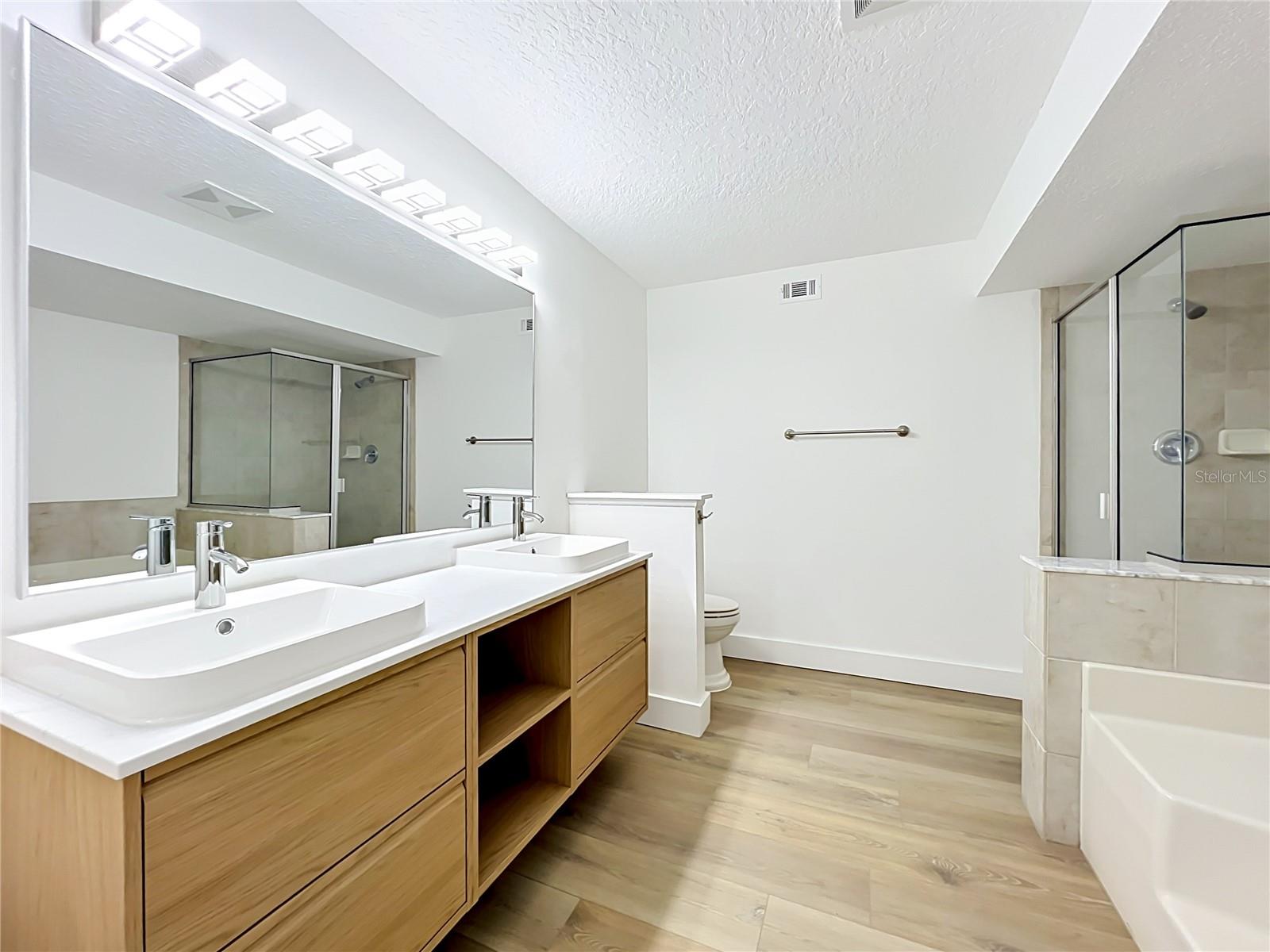 WEDGEWOOD GROVES - Residential