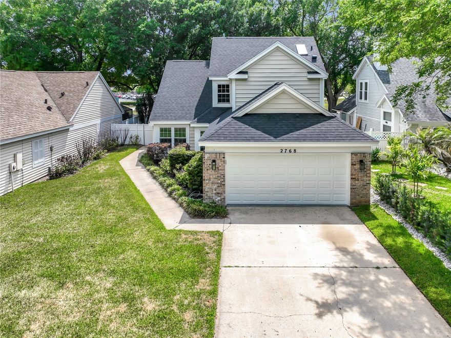 Beautiful home in Wedgewood groves.  A gorgeous small community with sidewalks, public sewer, clubhouse, Tennis courts a community pool.  Close to Downtown very well maintaned neighborhood. This 3 bed 2.5 bth home has a bonus room loft, 2026 roof, new appliances, new paint, new doors, locks, vanities, flooring.  Whole house just completely remodeled.  Very spacious house with very large bedrooms and closets. The perfect starter home neighbor hood.  Easy show. Vaulted ceilings