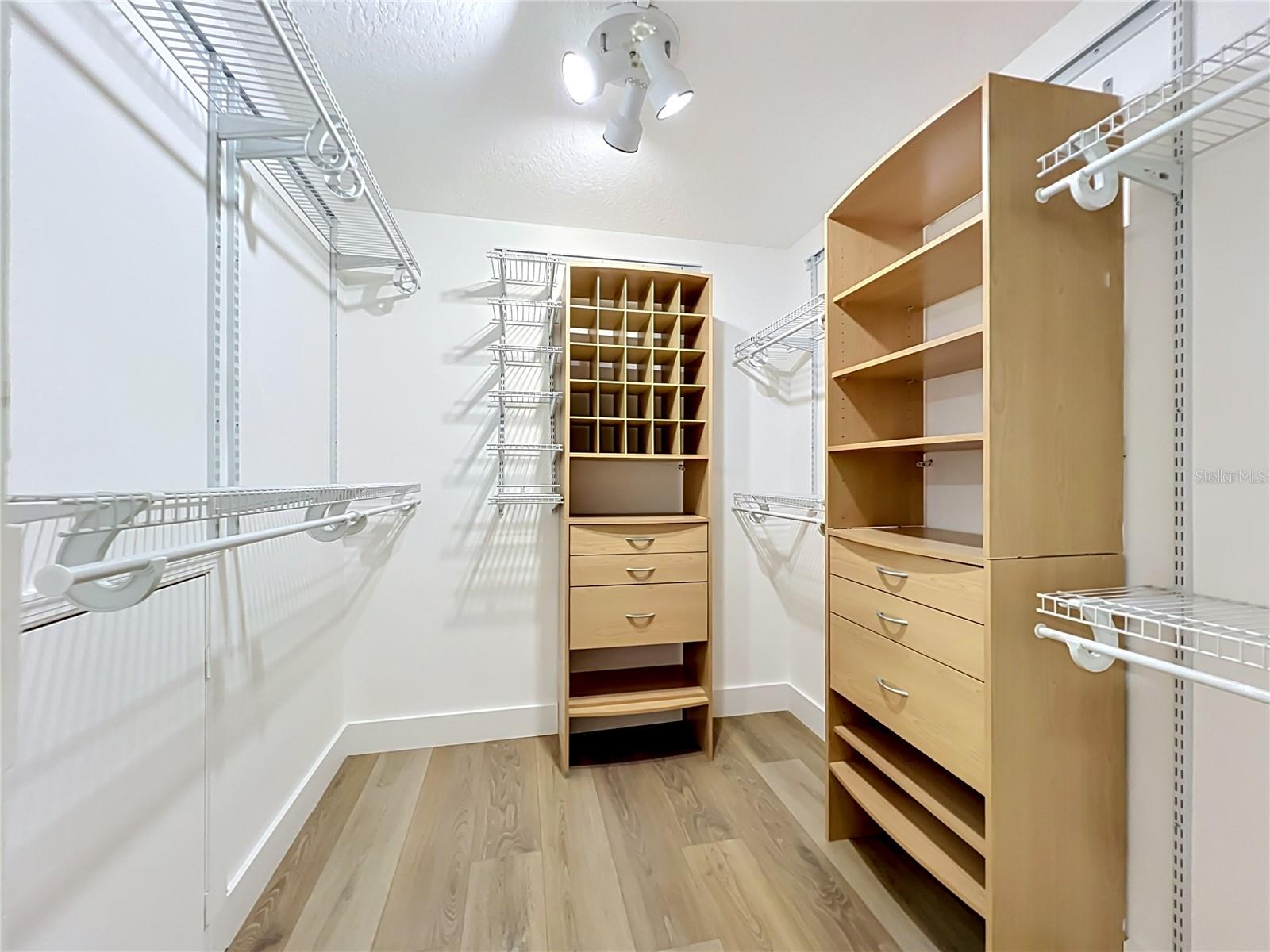 WEDGEWOOD GROVES - Residential