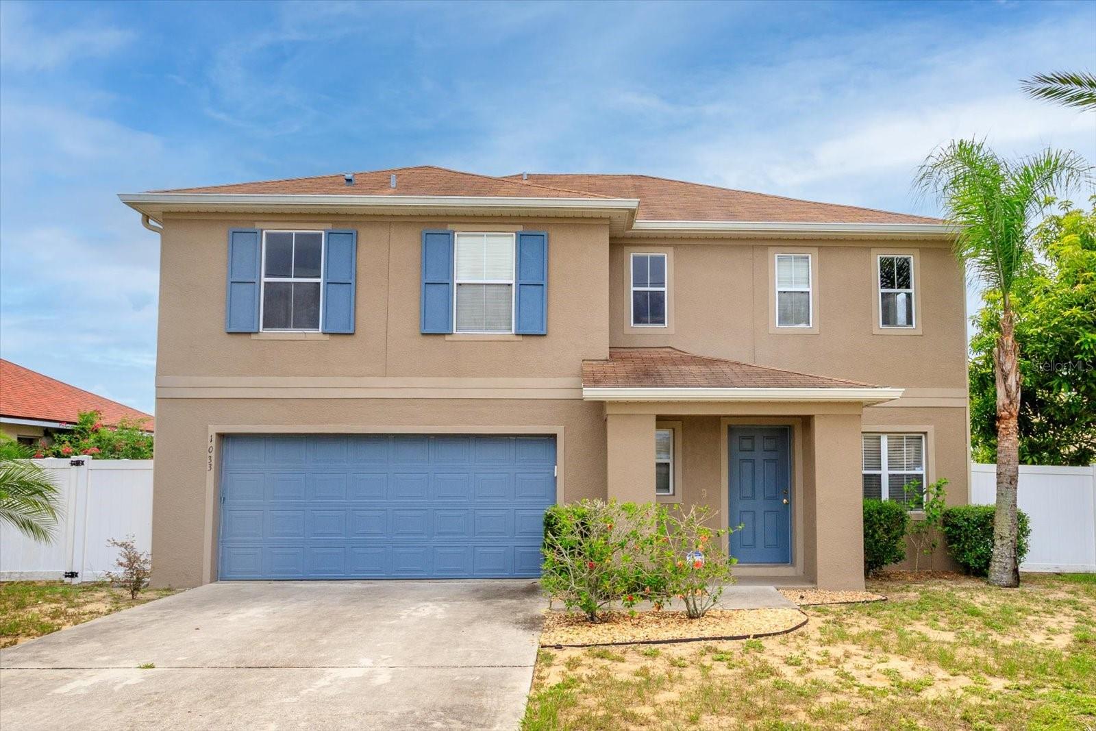 1033 SABINE PLACE