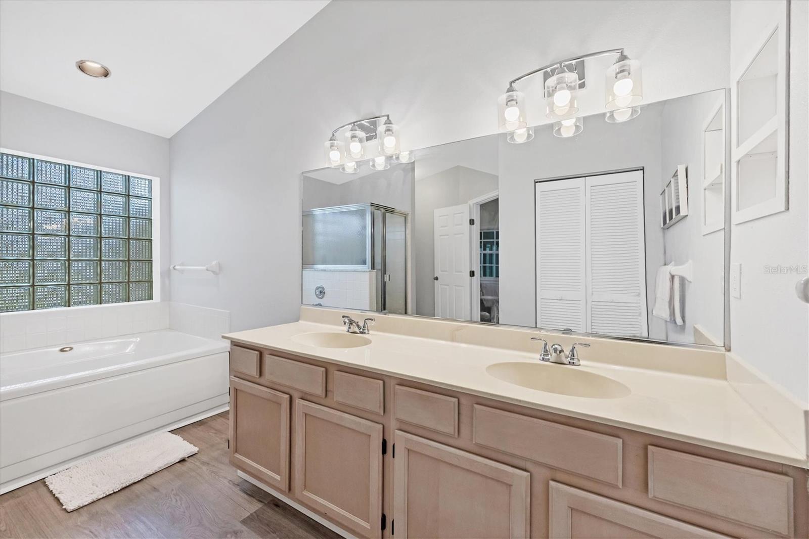 PERIDIA UNIT FOUR - Residential