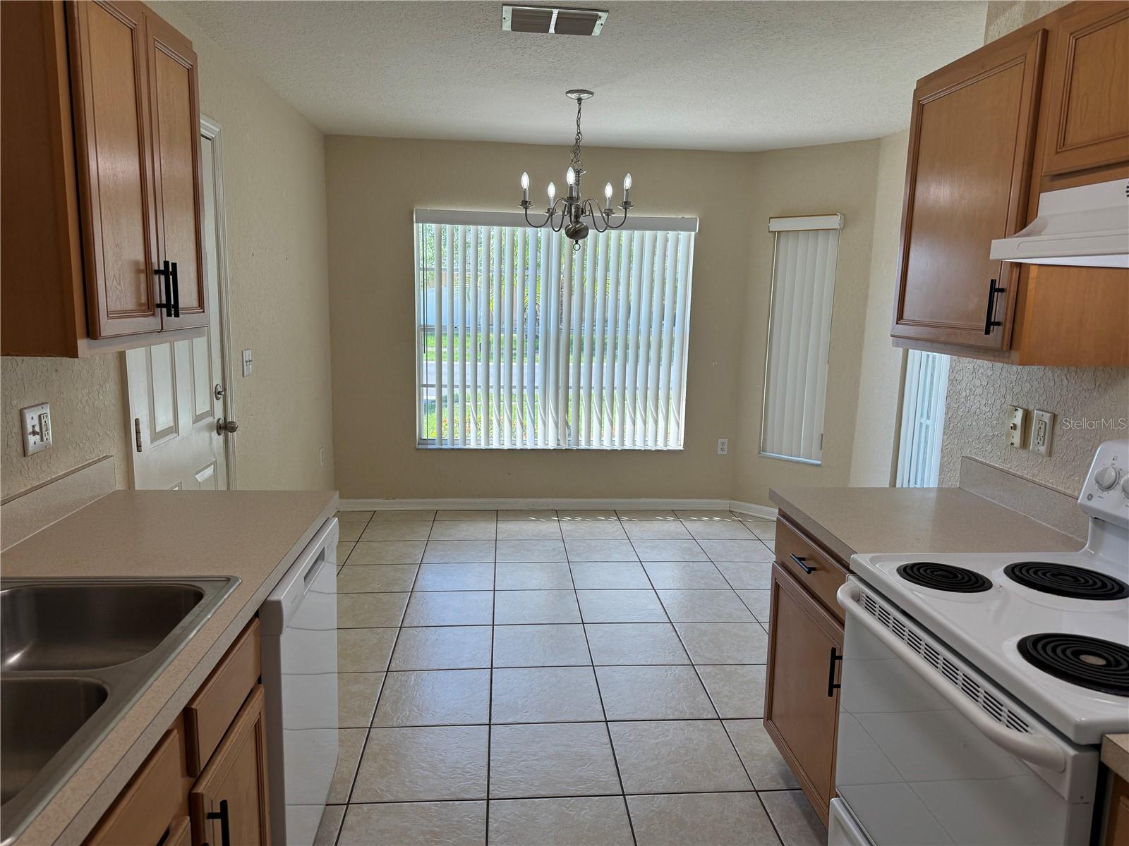 1614 TURTLE ROCK DRIVE