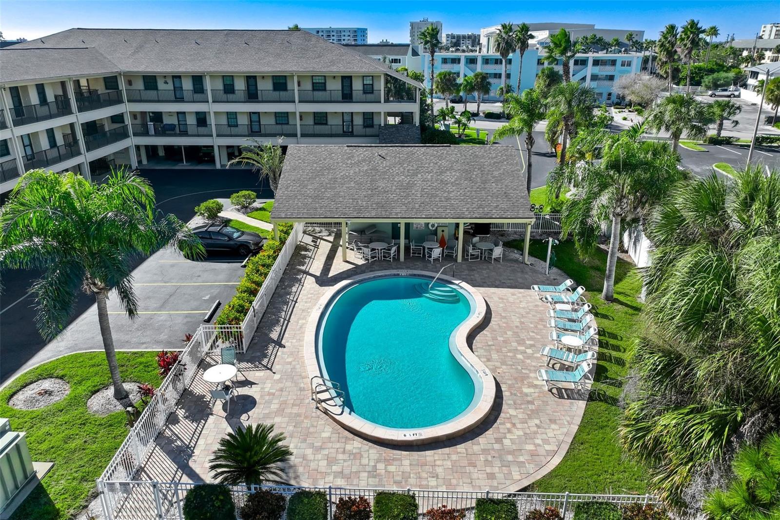 HARBOR POINTE CONDO - Residential