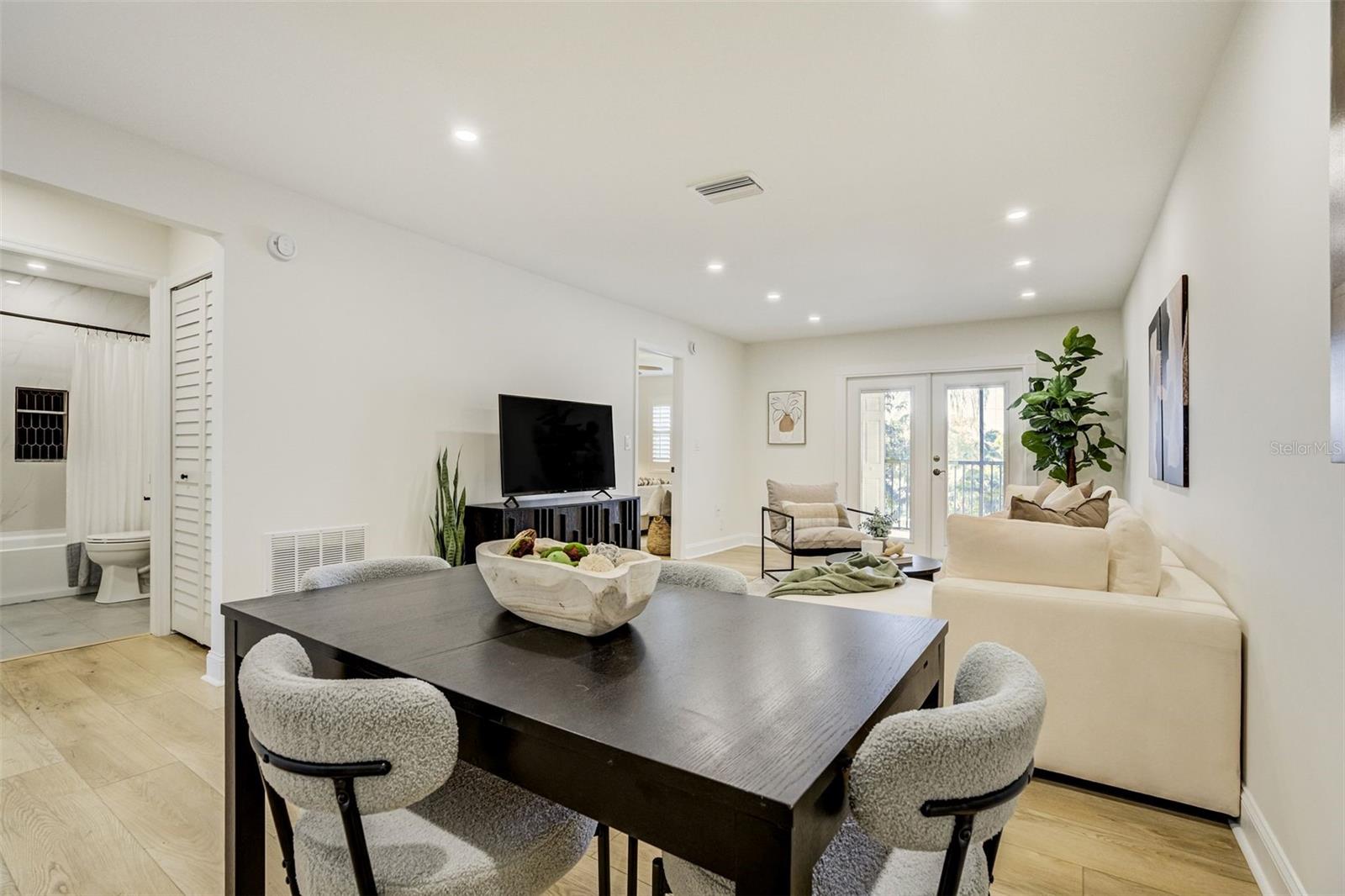 HARBOR POINTE CONDO - Residential