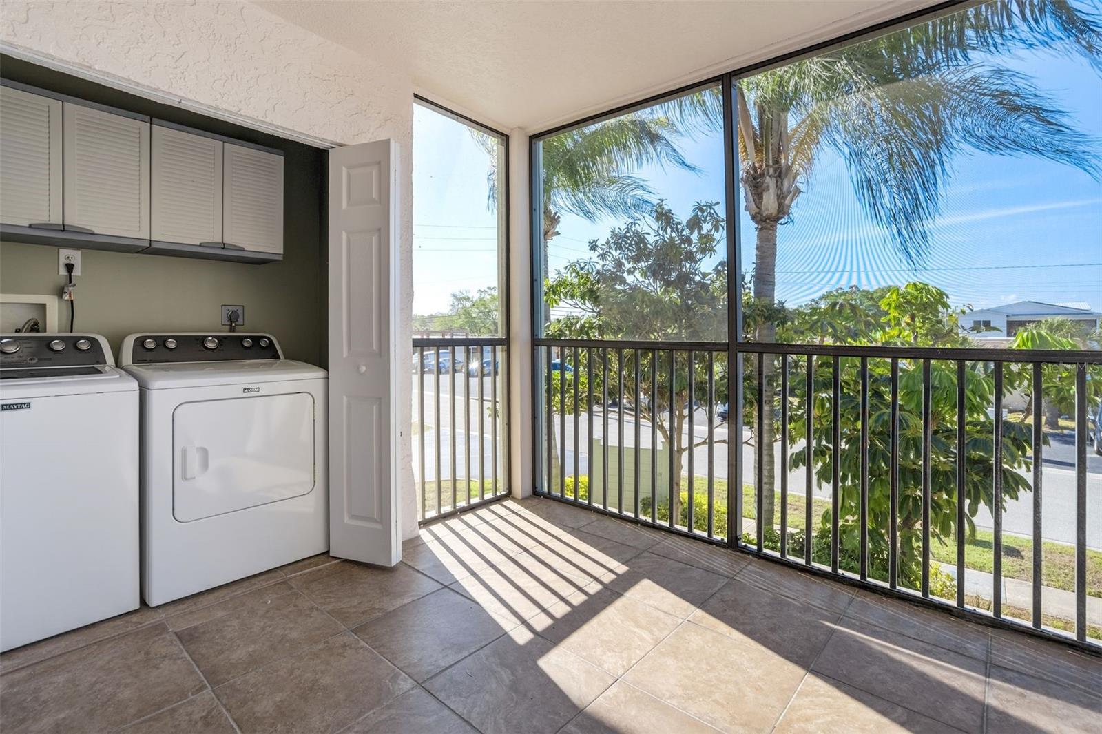 HARBOR POINTE CONDO - Residential