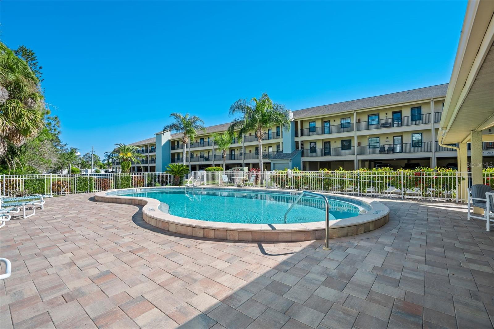 HARBOR POINTE CONDO - Residential