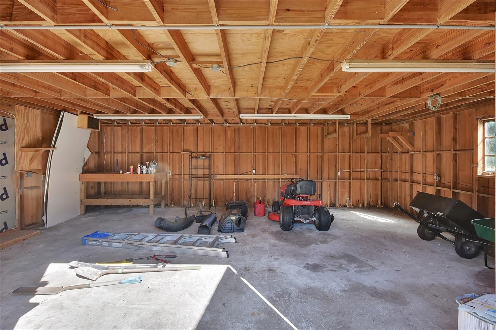 ORANGE CITY DELANDS FARMS - Residential