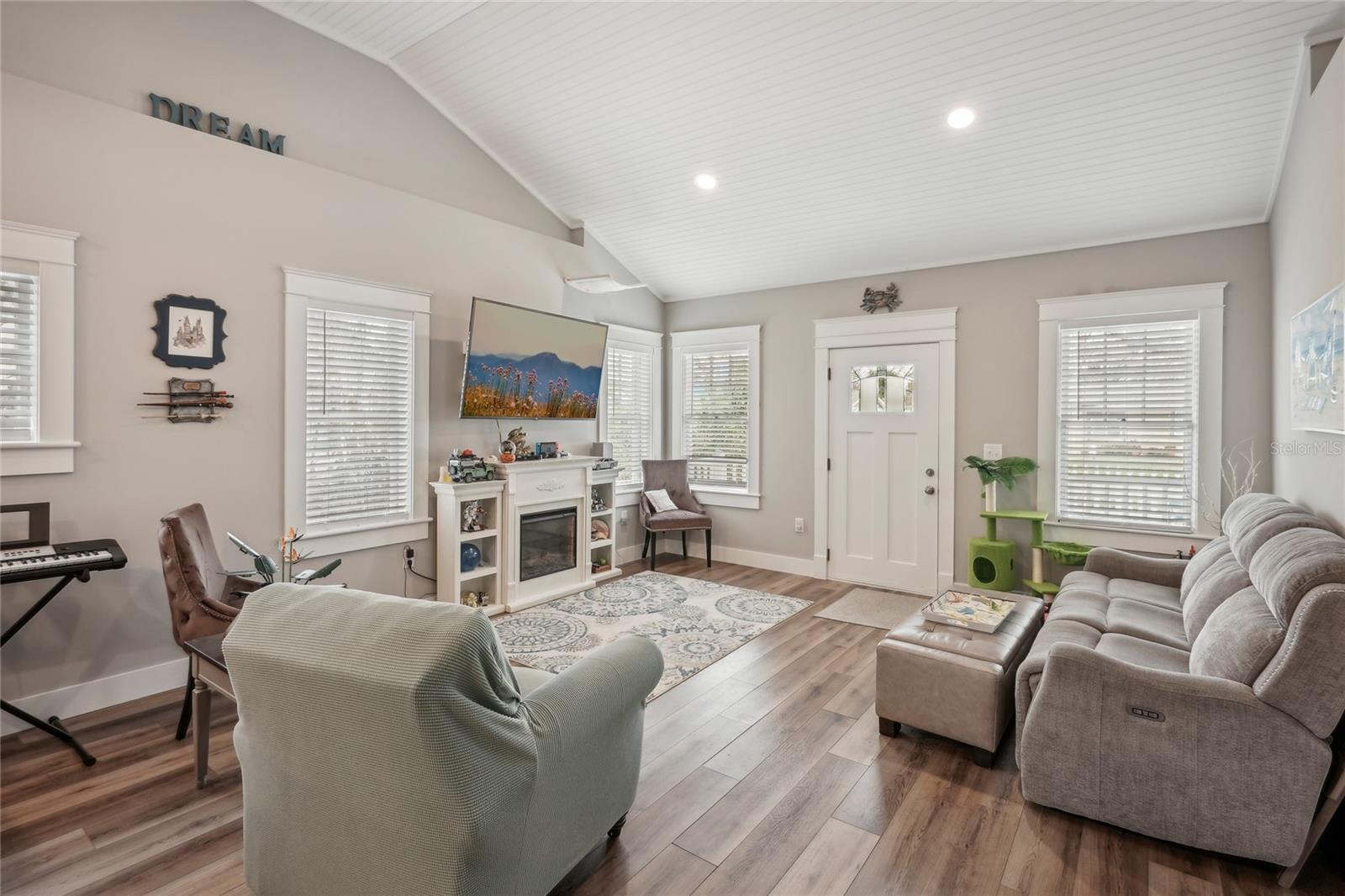 VENICE EDGEWOOD SEC OF - Residential