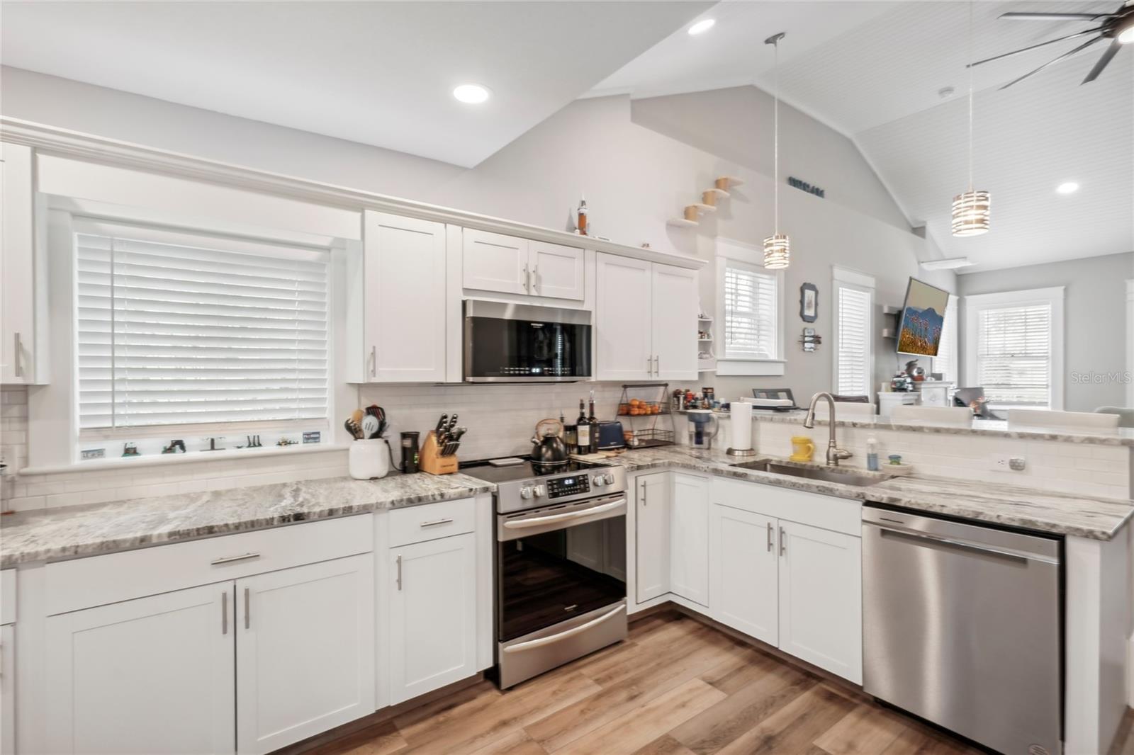VENICE EDGEWOOD SEC OF - Residential