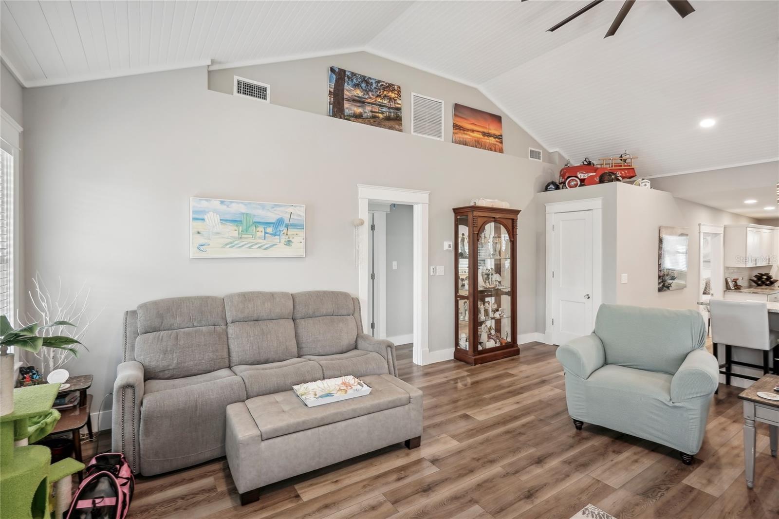 VENICE EDGEWOOD SEC OF - Residential