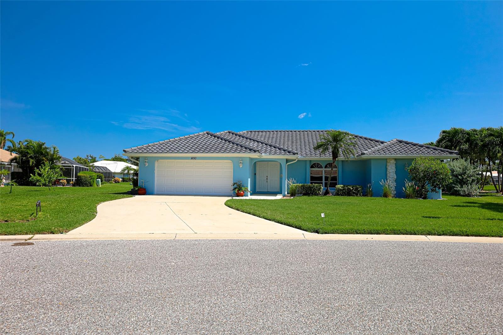 Spacious, Home with Lake View in a Quiet Cul-de-Sac ~
Located just 10 minutes from Venice South Beach and about 30 minutes from Sarasota-Bradenton International Airport, this home is nestled at the end of a peaceful cul-de-sac. The residence offers the perfect blend of comfort and tranquility, with spacious interiors filled with natural light, designed to make you feel at ease from the moment you step inside.
Enjoy breathtaking views of the serene lake from your backyard, perfect for unwinding after a long day. Whether you're entertaining guests or enjoying quiet family time, the open layout provides plenty of room for everyone.
Plus, you’ll have access to a range of amenities, including a pool, tennis court, fitness center, basketball and pickleball courts, and more.
This is a great opportunity to rent a home that combines modern convenience with natural beauty. Schedule your showing today!