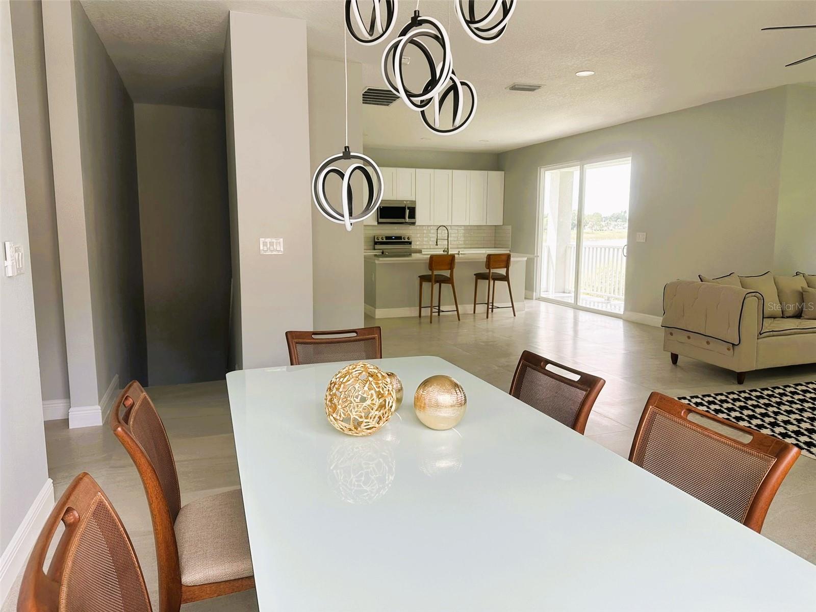 CALABAY PARC AT TOWER LAKE - Residential