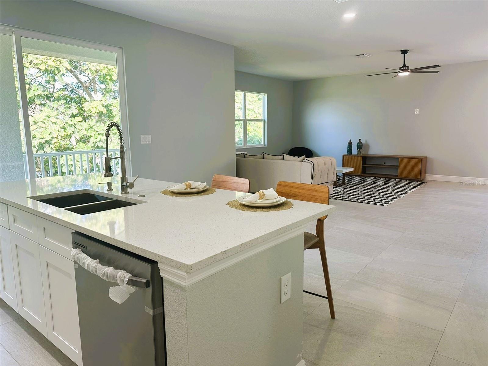 CALABAY PARC AT TOWER LAKE - Residential