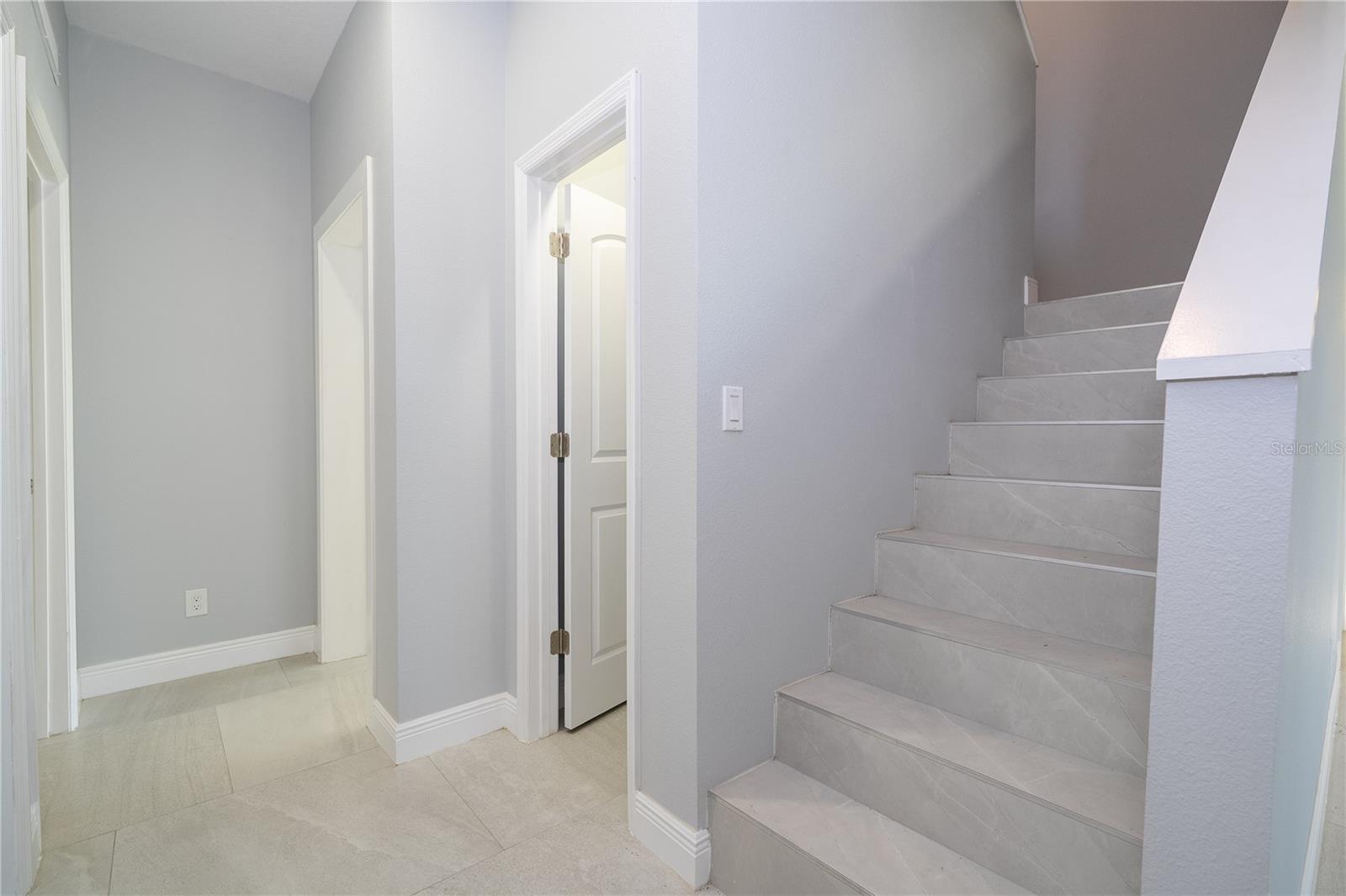 CALABAY PARC AT TOWER LAKE - Residential