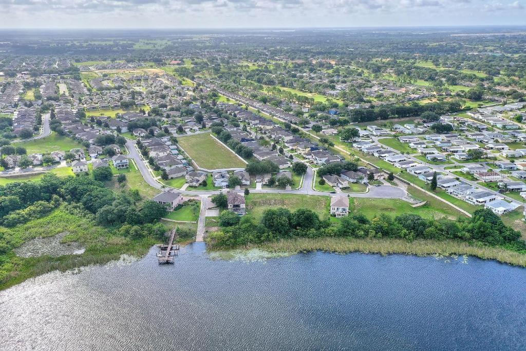 CALABAY PARC AT TOWER LAKE - Residential