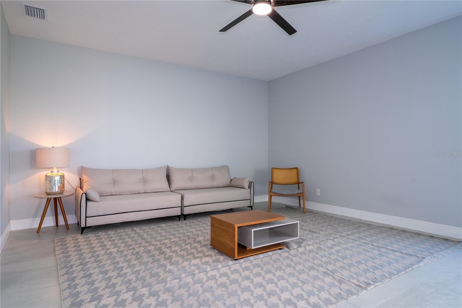 CALABAY PARC AT TOWER LAKE - Residential