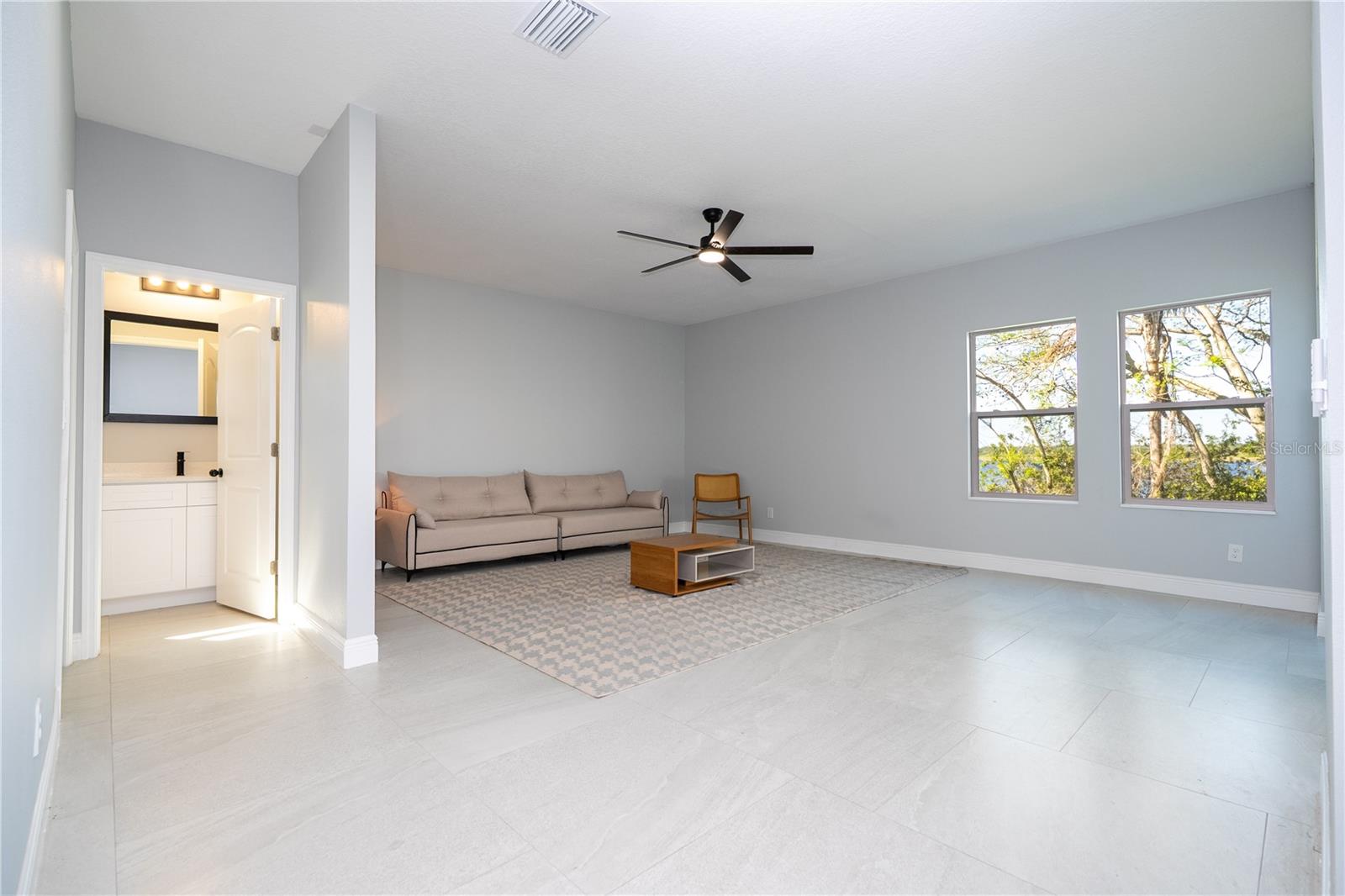 CALABAY PARC AT TOWER LAKE - Residential