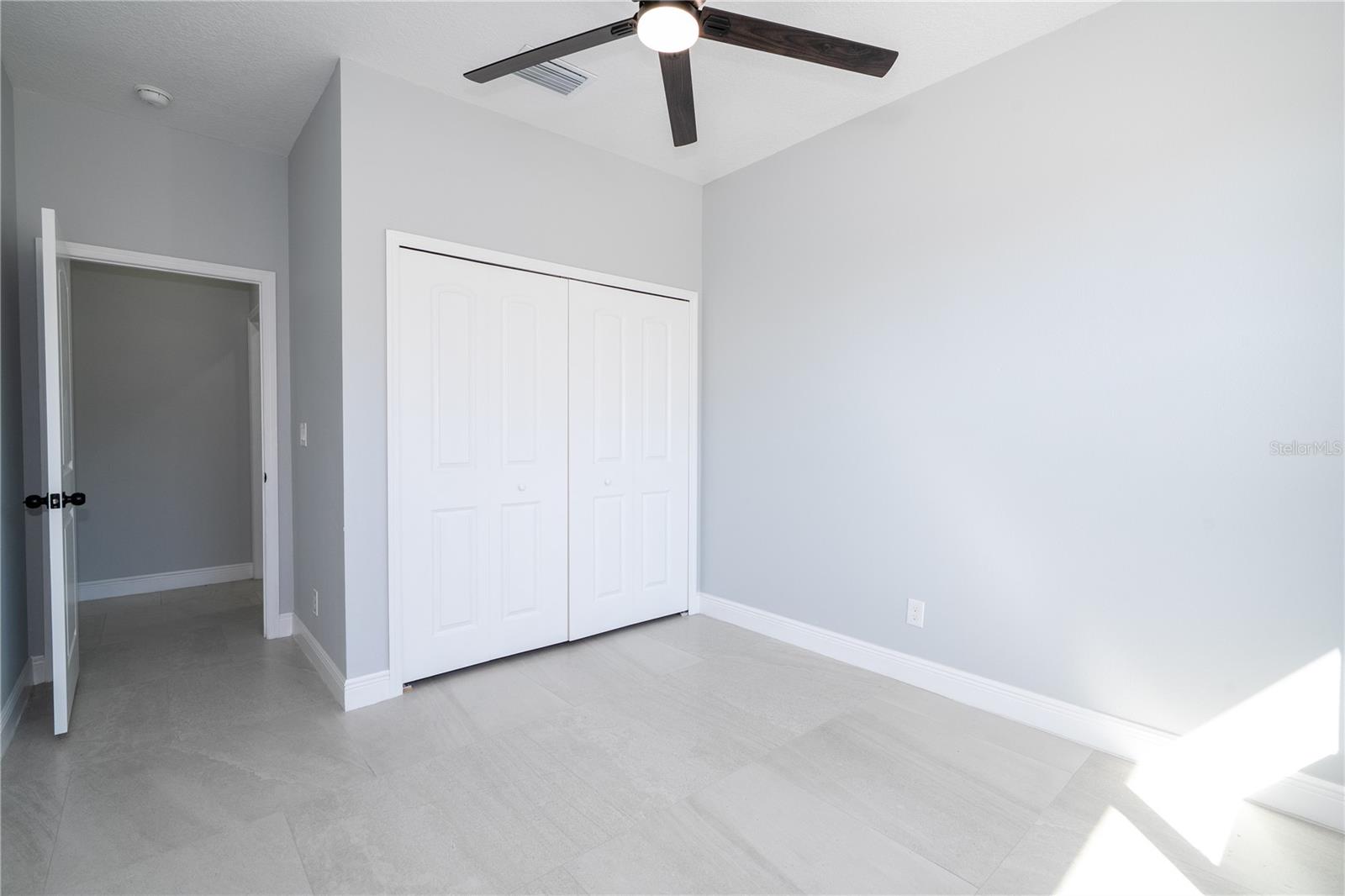 CALABAY PARC AT TOWER LAKE - Residential