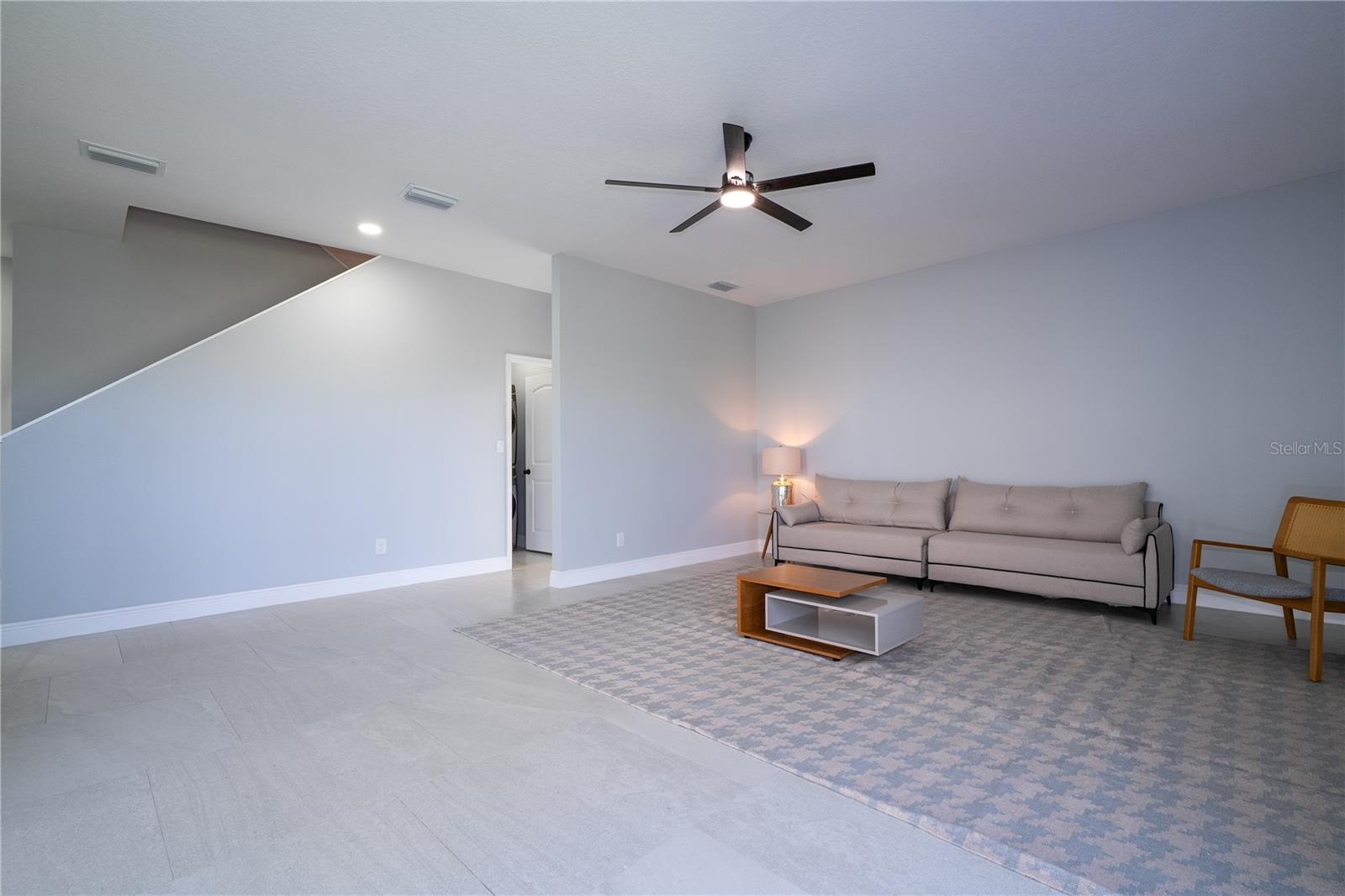 CALABAY PARC AT TOWER LAKE - Residential