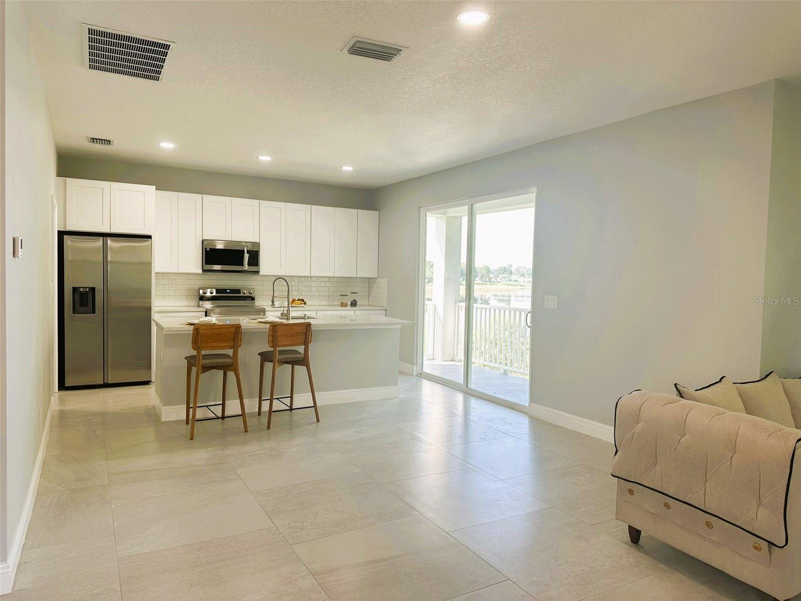 CALABAY PARC AT TOWER LAKE - Residential